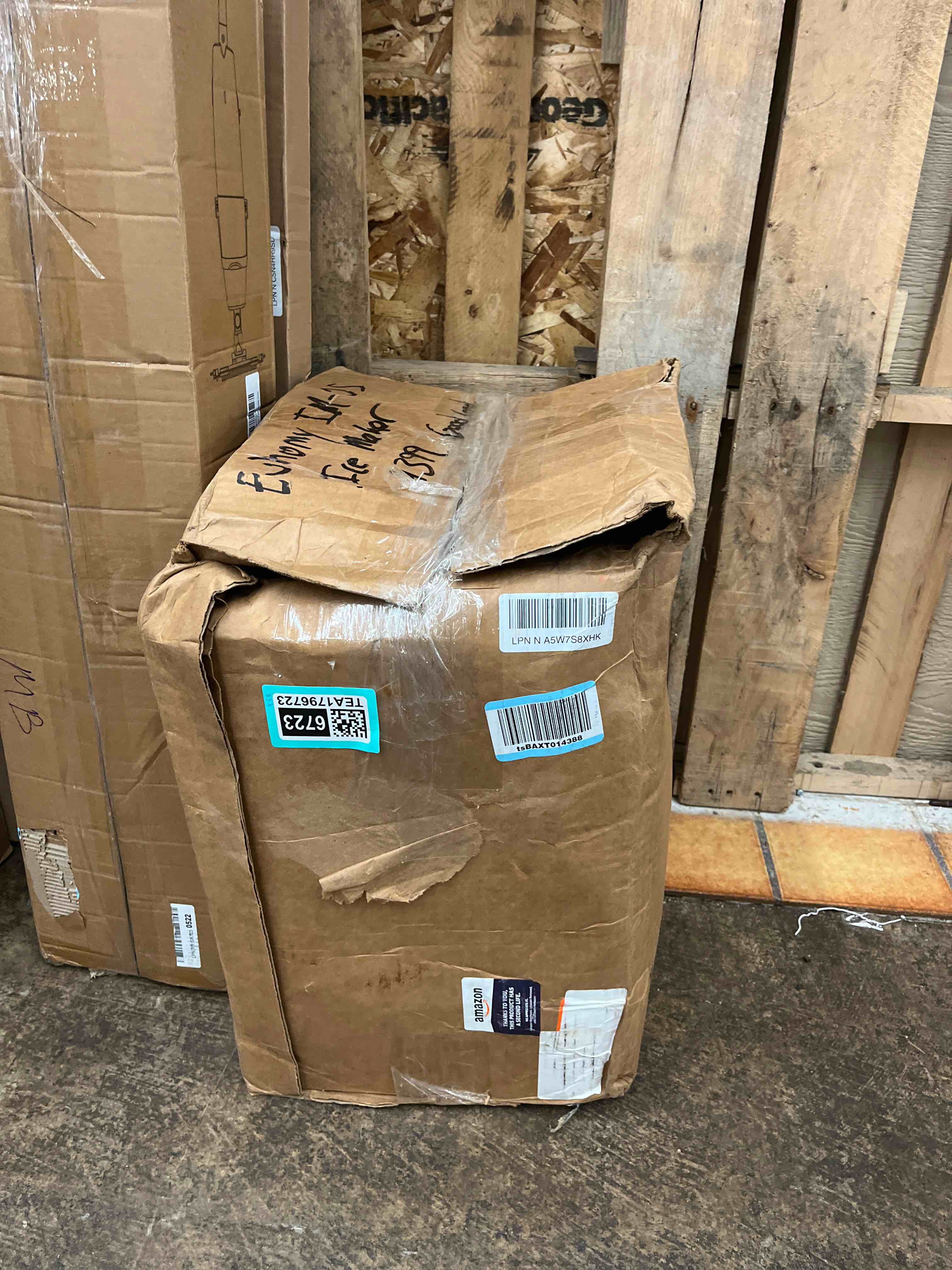 https://s3.amazonaws.com/lotting-images-prod/phillipi/TEA1796723_1758746524890.jpeg