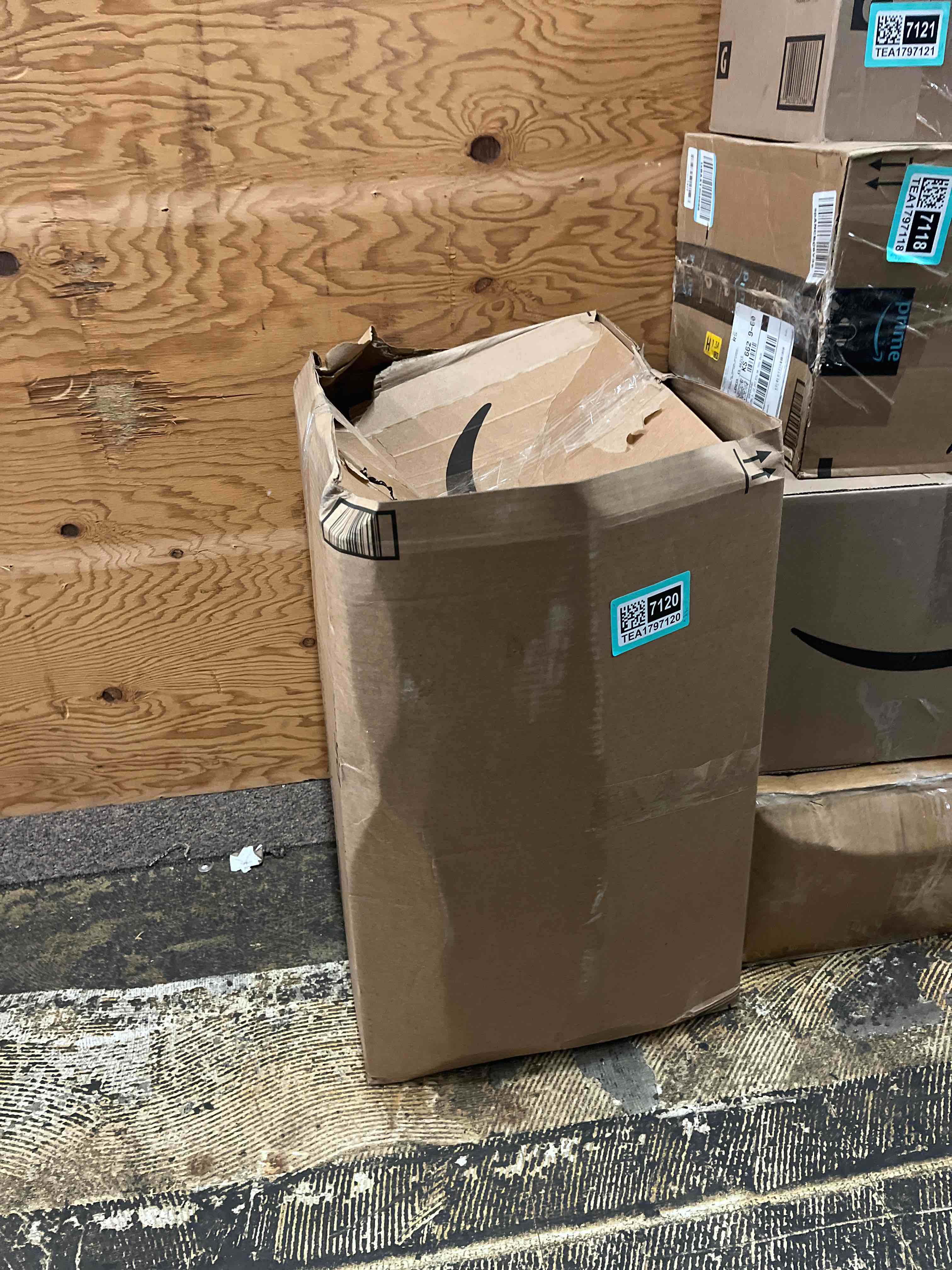 https://s3.amazonaws.com/lotting-images-prod/phillipi/TEA1797120_1759231652454.jpeg