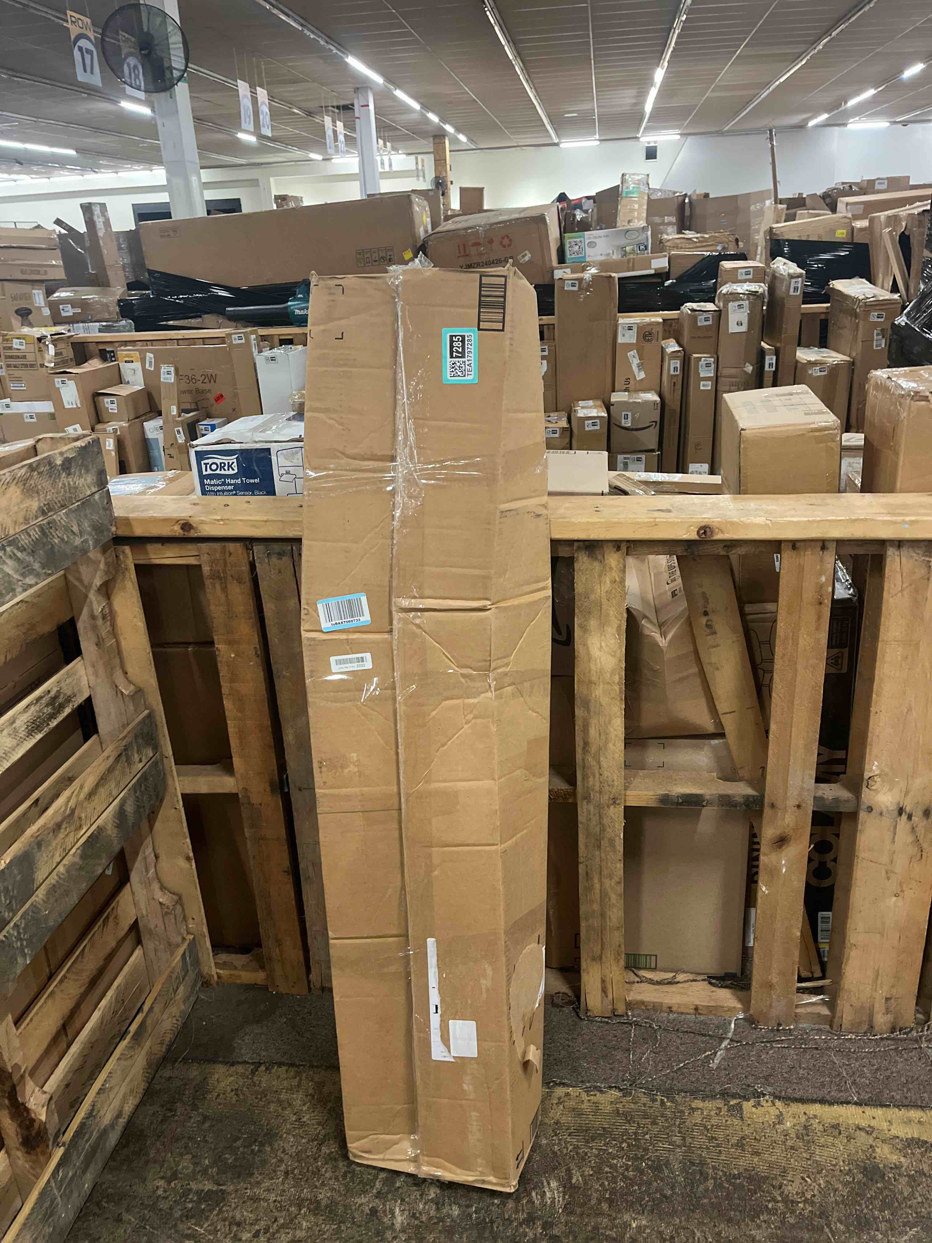 https://s3.amazonaws.com/lotting-images-prod/phillipi/TEA1797285_1759351240019.jpeg