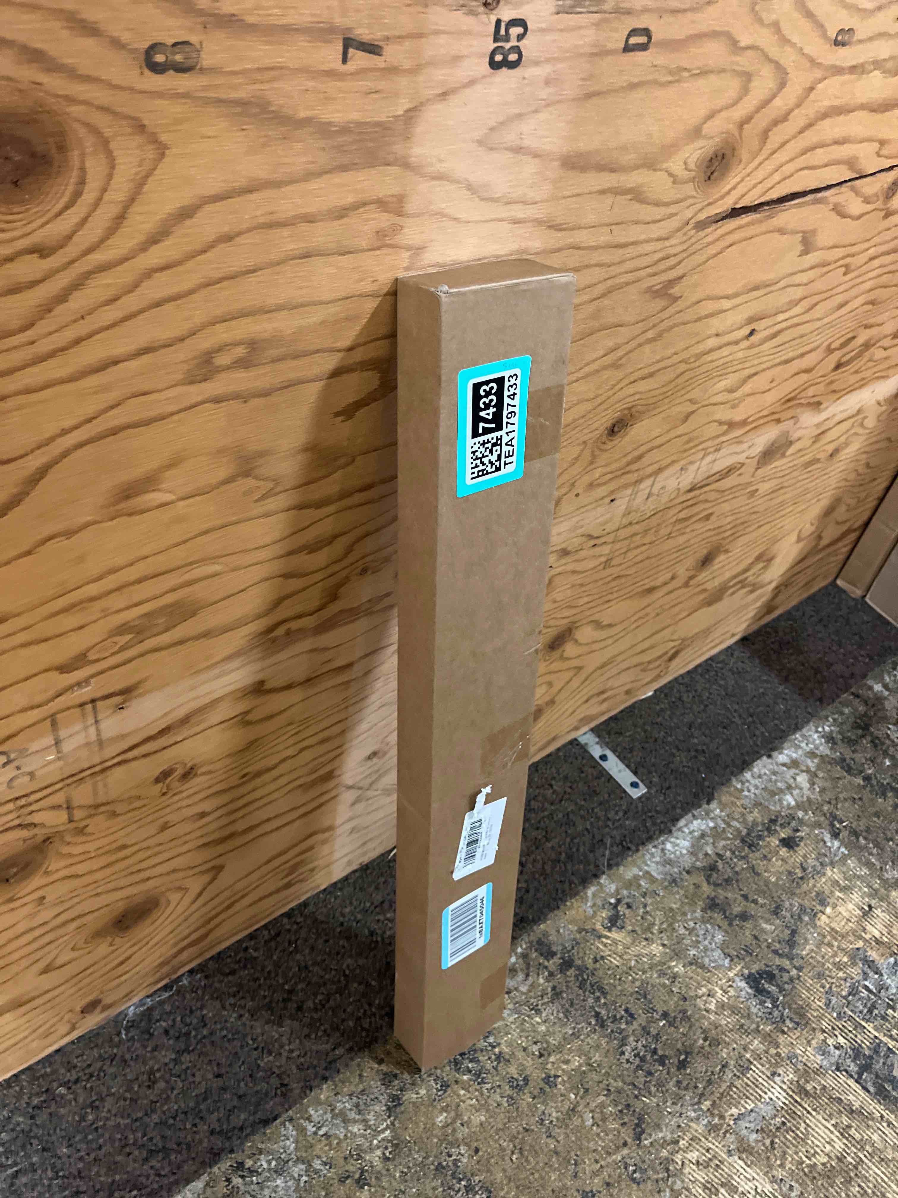 https://s3.amazonaws.com/lotting-images-prod/phillipi/TEA1797433_1759446992123.jpeg
