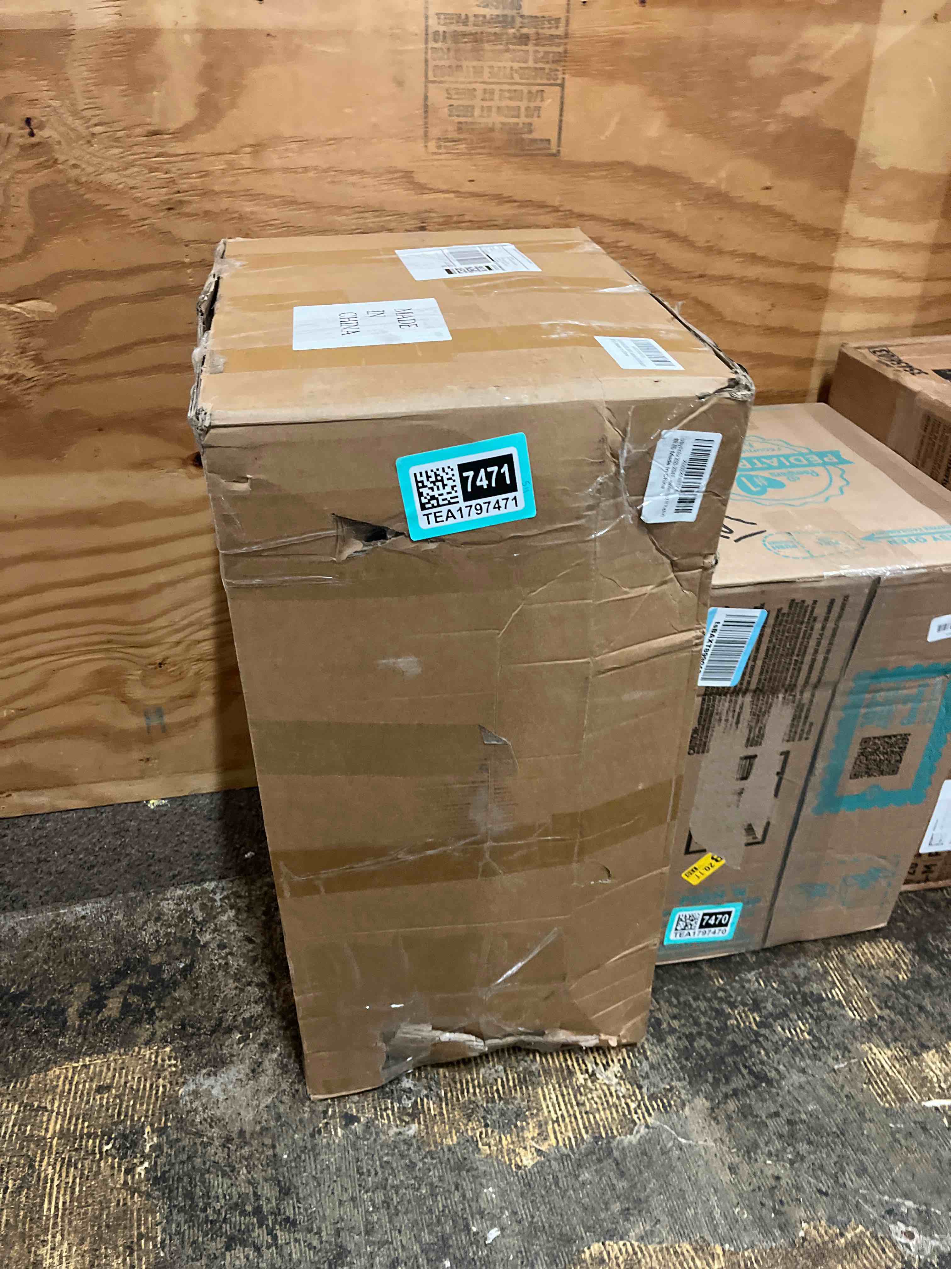 https://s3.amazonaws.com/lotting-images-prod/phillipi/TEA1797471_1759444408816.jpeg
