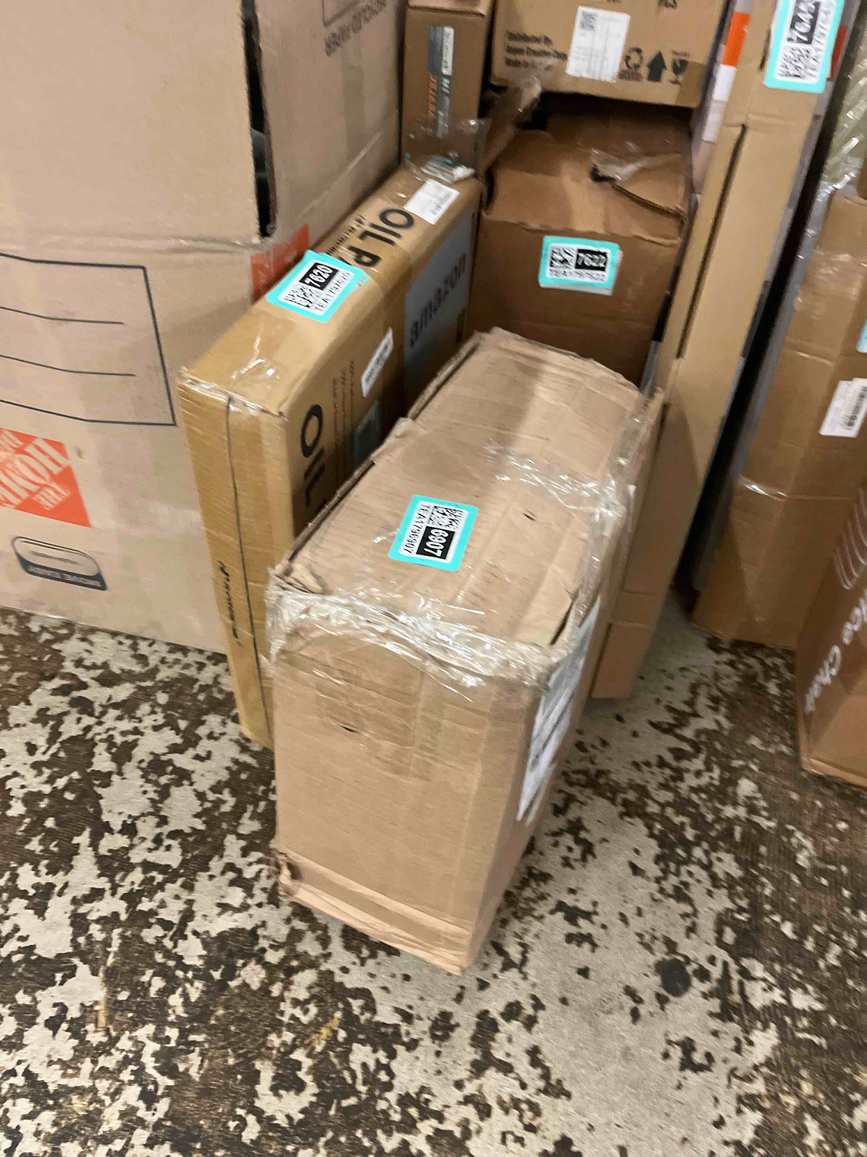 https://s3.amazonaws.com/lotting-images-prod/phillipi/TEA1797648_1759777753830.jpeg