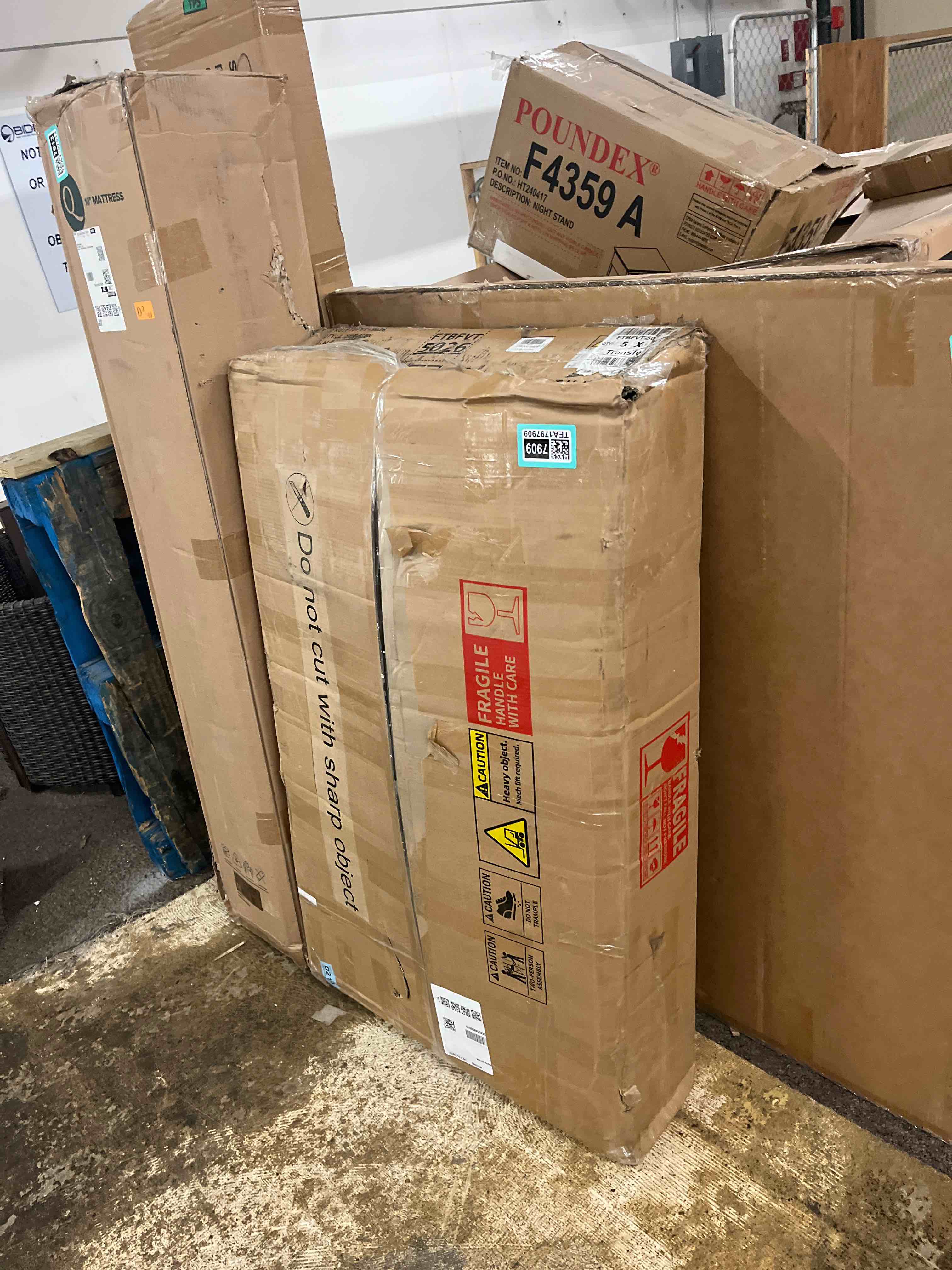 https://s3.amazonaws.com/lotting-images-prod/phillipi/TEA1797909_1759823681352.jpeg