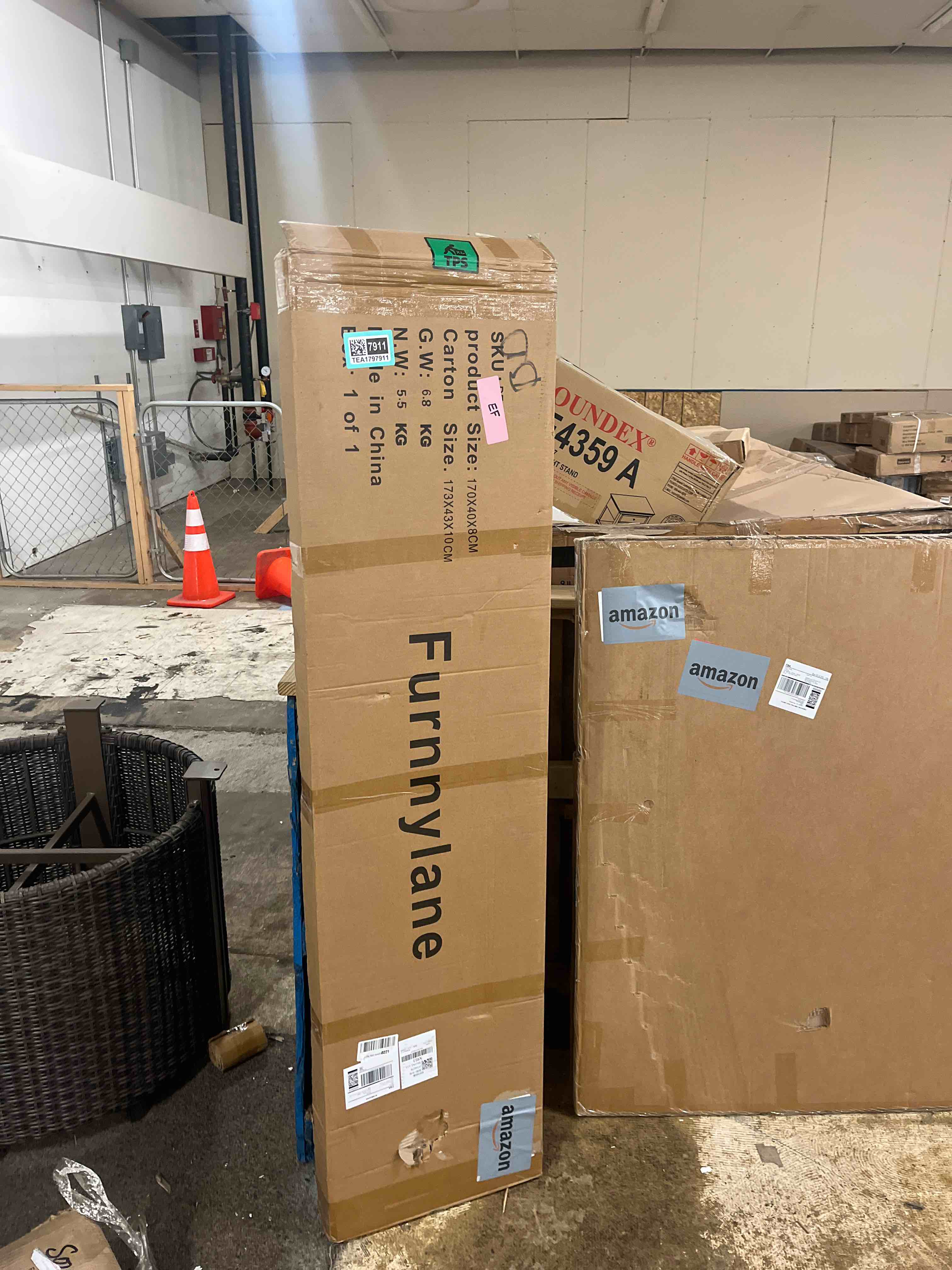 https://s3.amazonaws.com/lotting-images-prod/phillipi/TEA1797911_1759823301660.jpeg