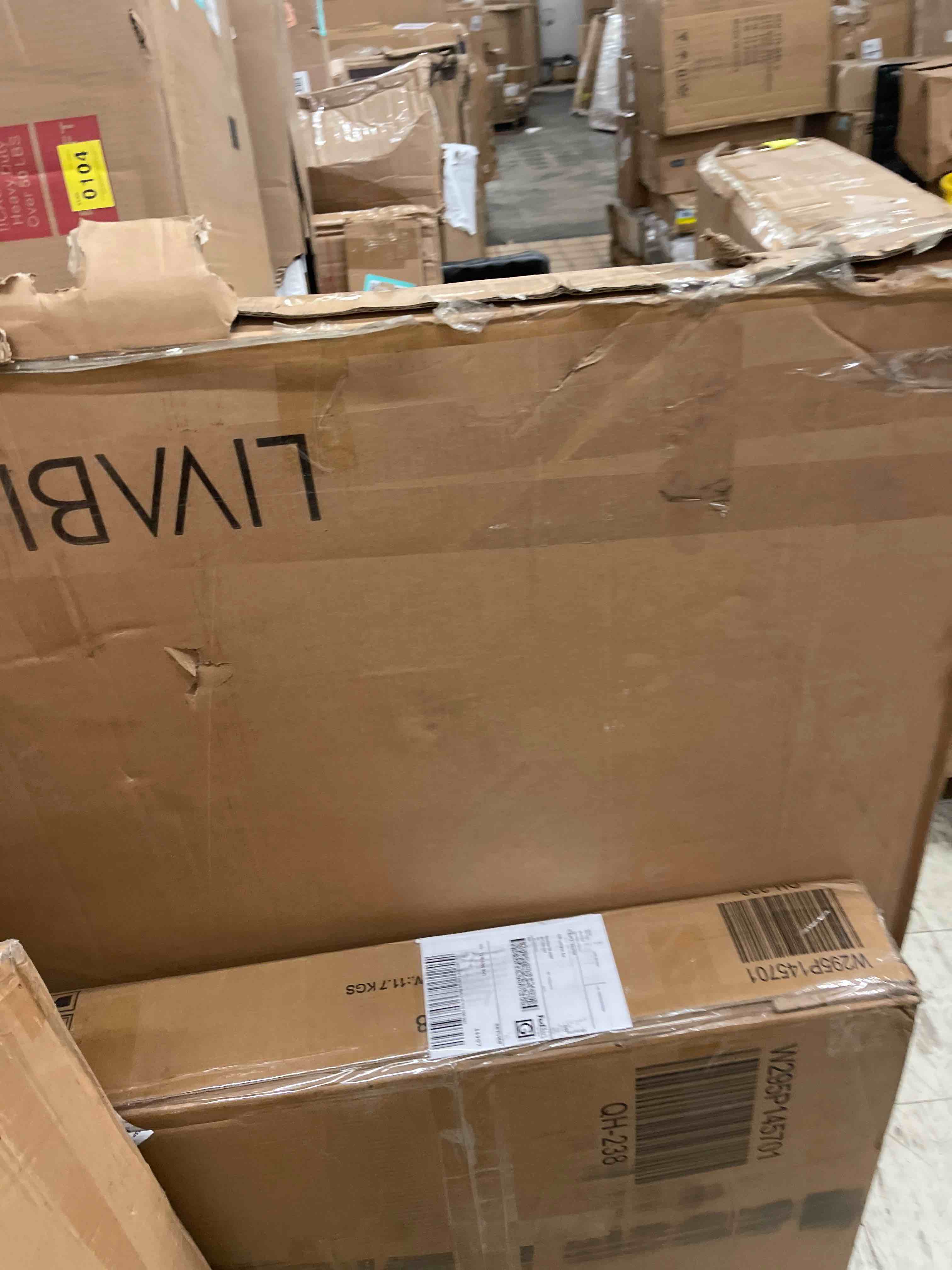 https://s3.amazonaws.com/lotting-images-prod/phillipi/TEA1798544_1759336738092.jpeg