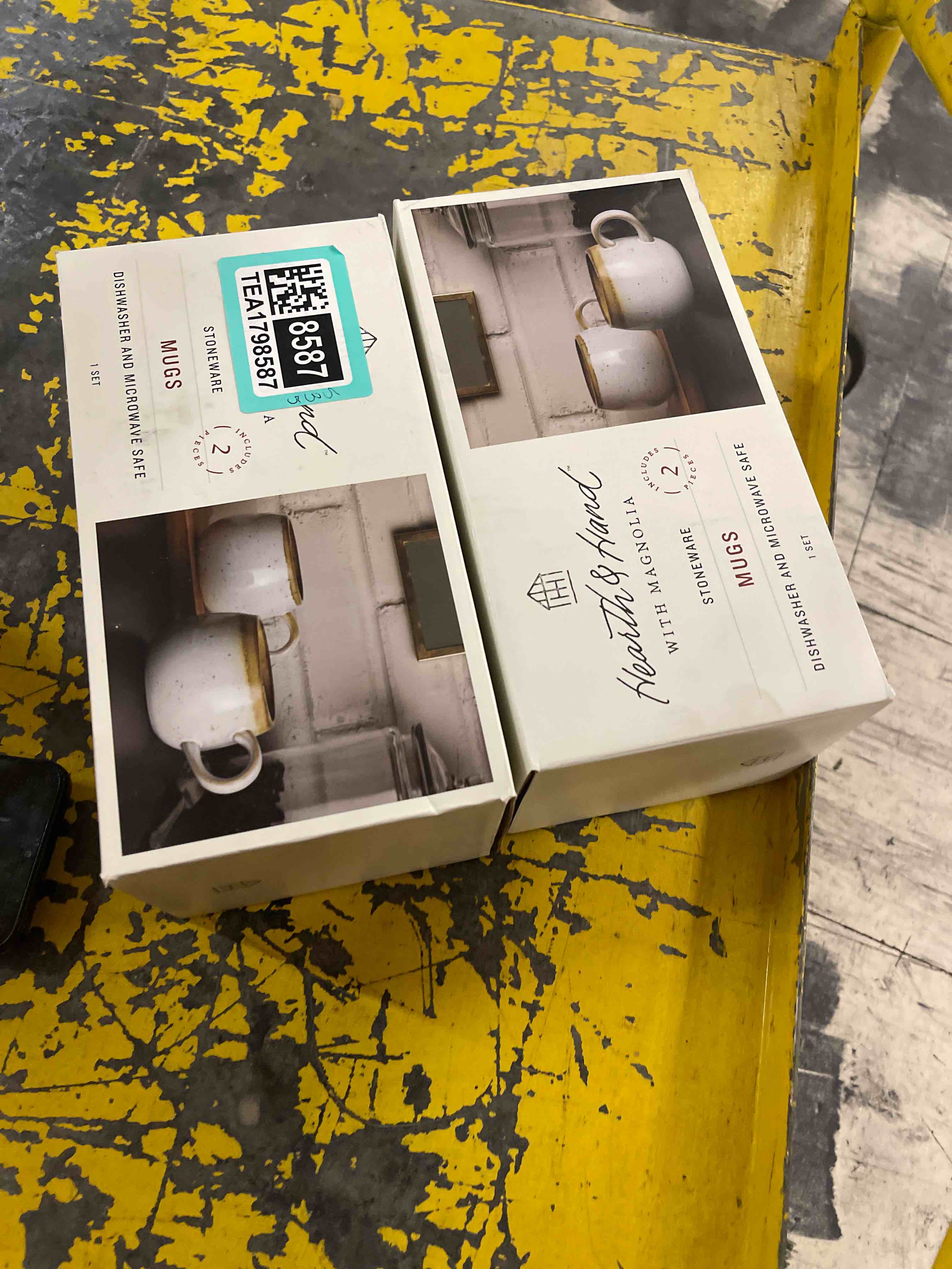 https://s3.amazonaws.com/lotting-images-prod/phillipi/TEA1798587_1759850704899.jpeg