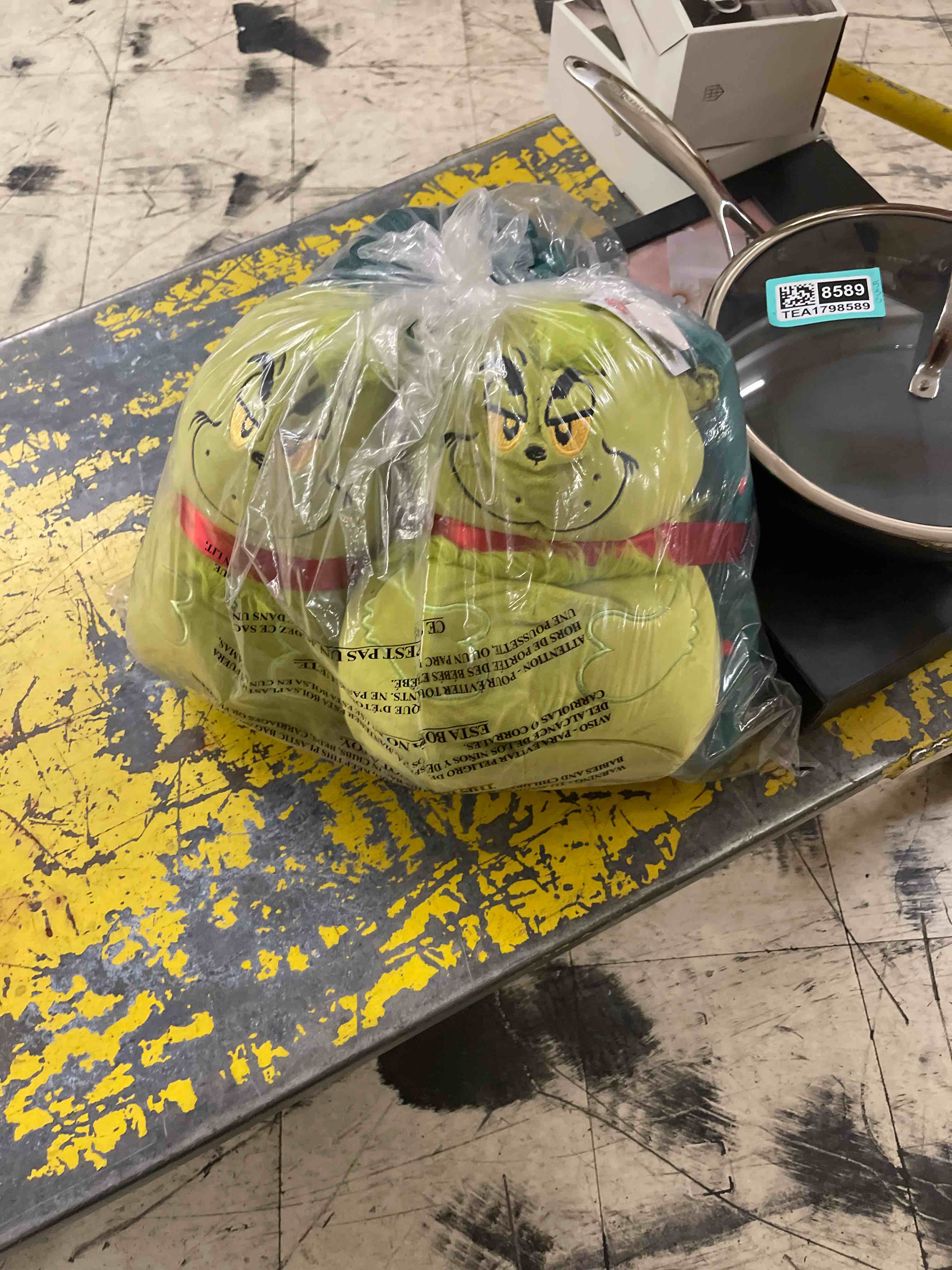 https://s3.amazonaws.com/lotting-images-prod/phillipi/TEA1798590_1759852636117.jpeg