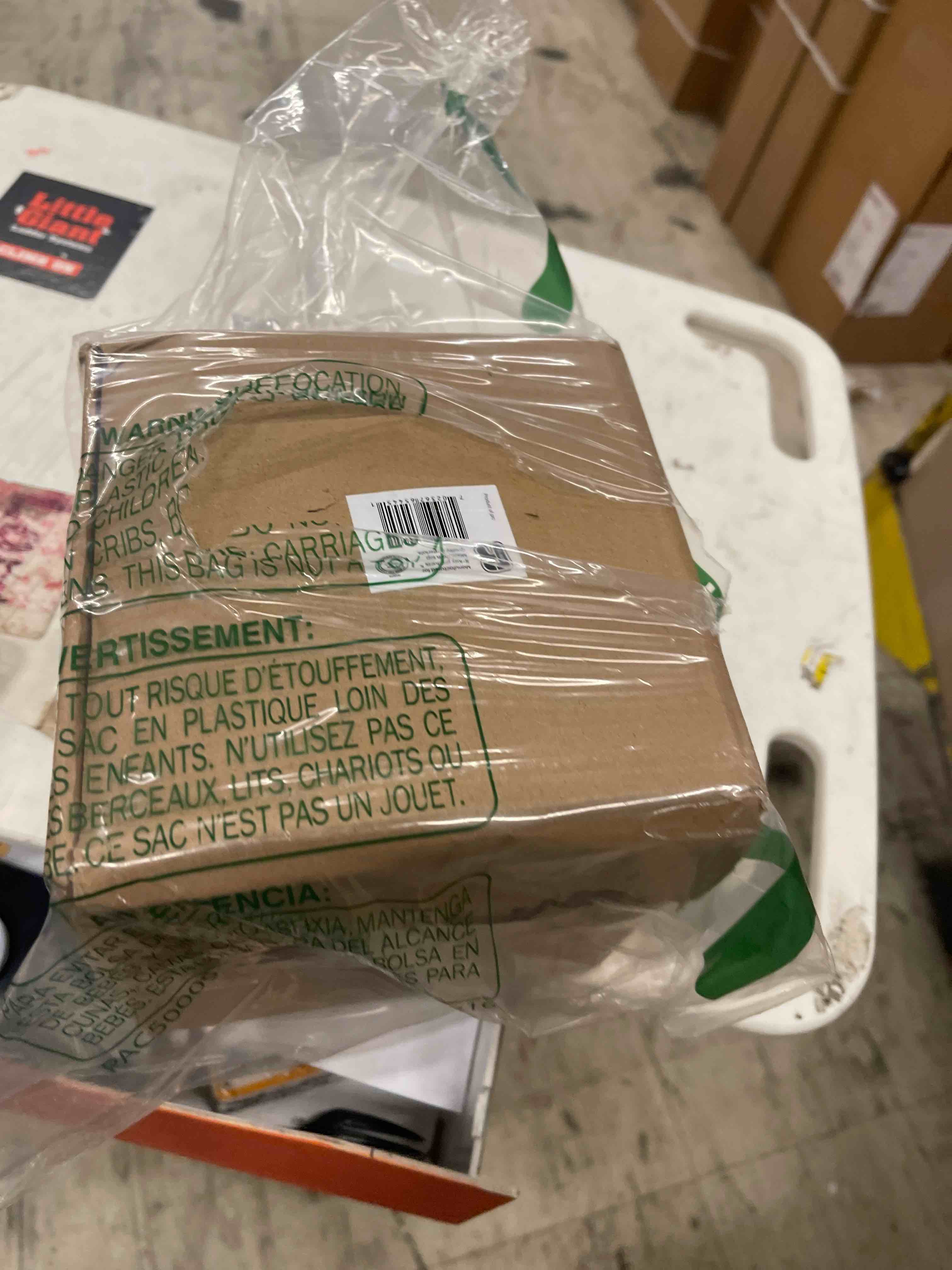 Condition photo showing New/Like New for R-kay 100 Pack Clear Plastic Plates - 6.25 IN Hammered Gold Rimmed Sturdy, Durable And Extra Heavy duty Gold Plastic Dessert Plates Disposable - Ideal For Appetizer And And For Desserts.