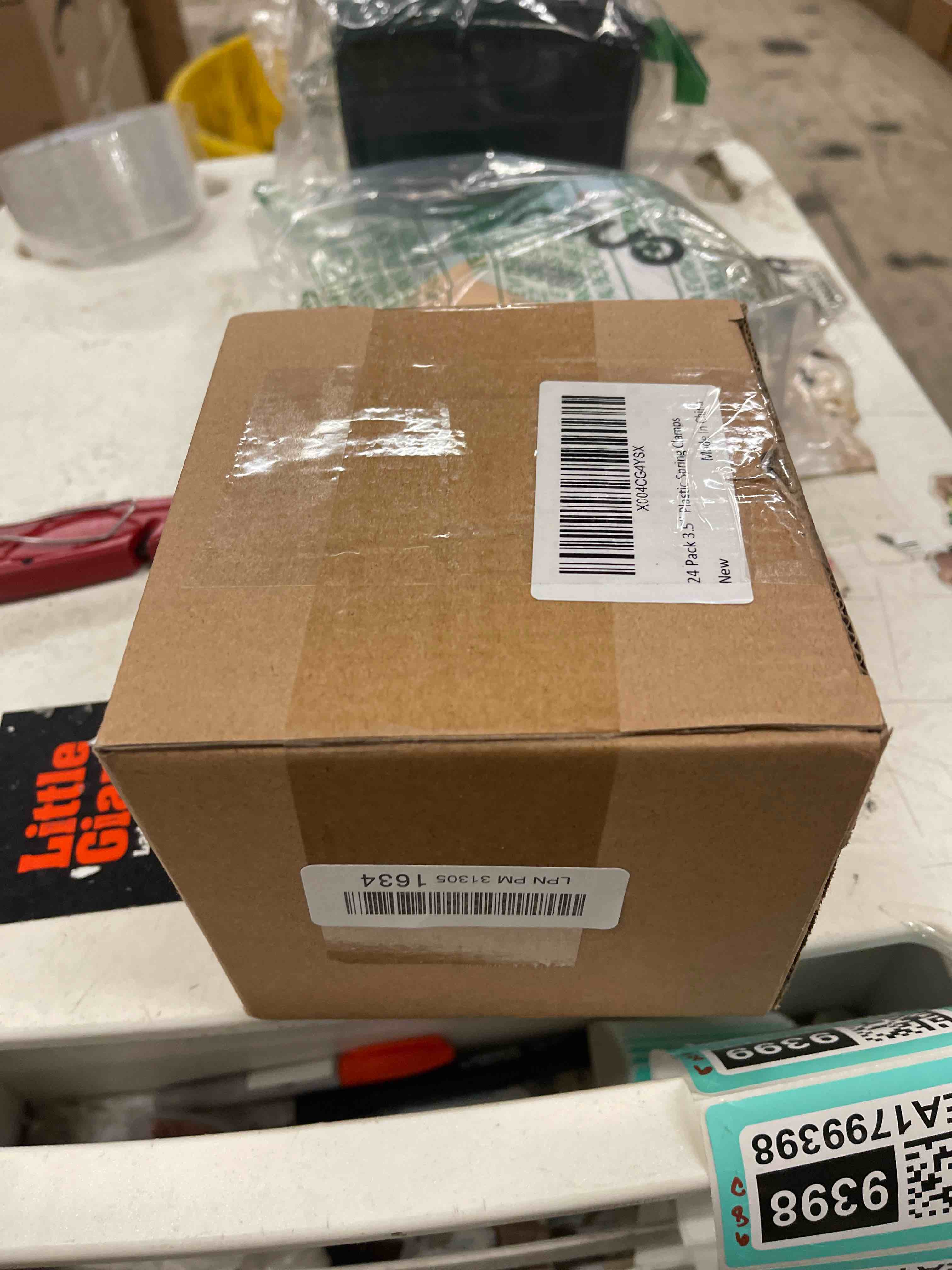 Condition photo showing New/Like New for 24 Pack 3.5 inch Plastic Spring Clamps, Black Heavy Duty Clips, Backdrop Clips, Plastic Clamps for Crafts, Backdrop Stand, Woodworking, Photography 3.5in-24P