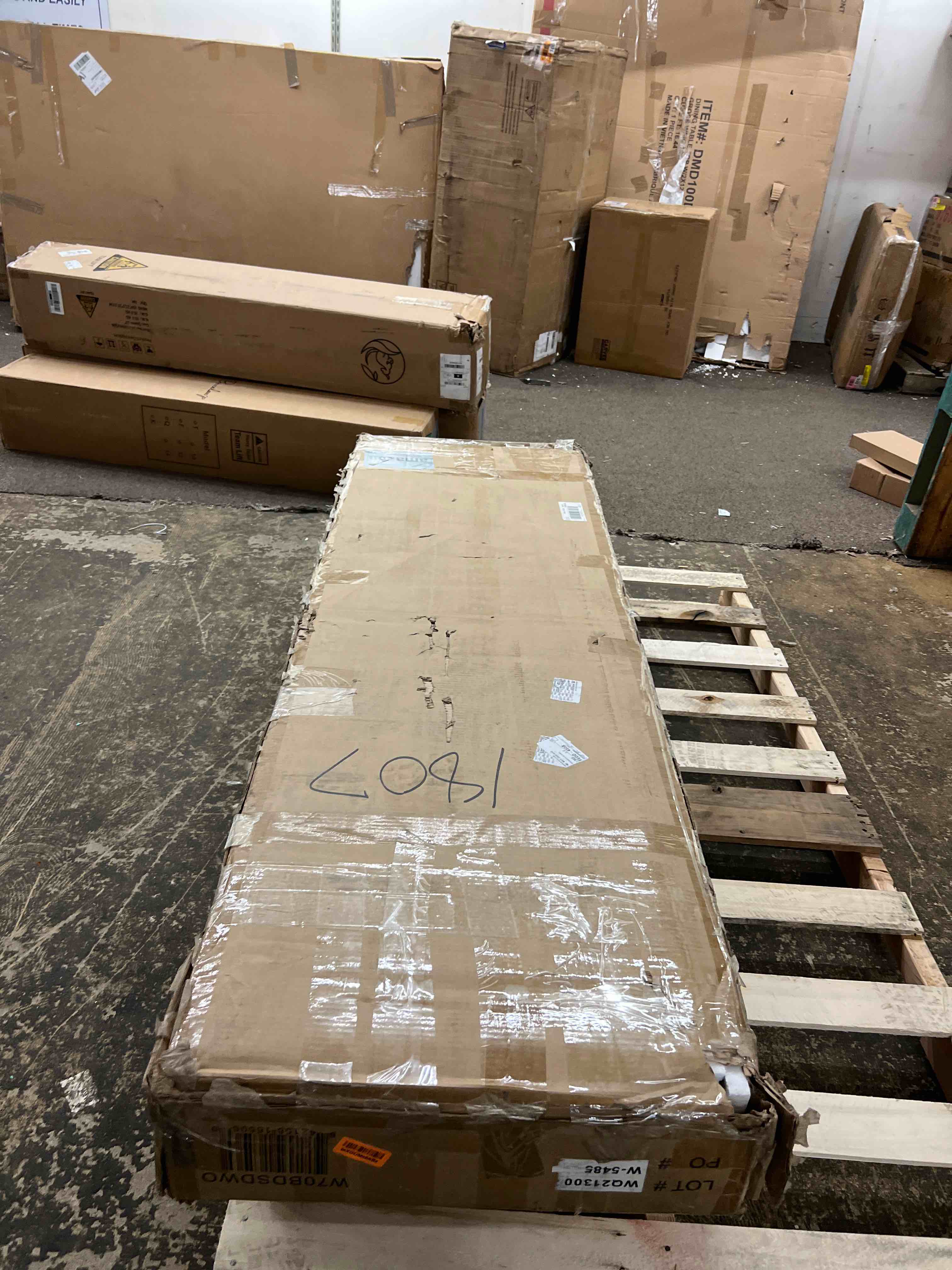 Condition photo showing New/Like New for WE Furniture 70  Modern Farmhouse Styled TV Stand