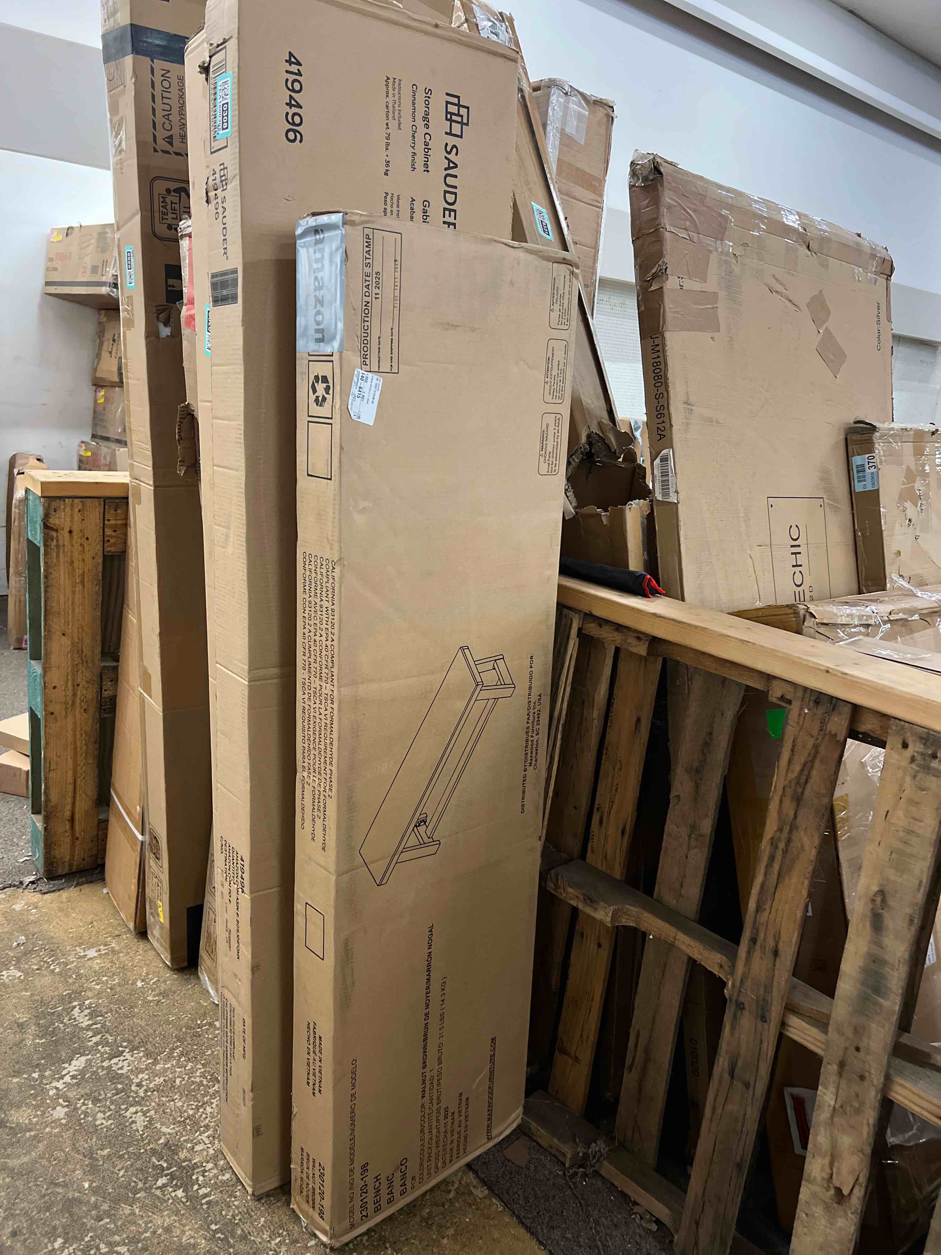 Condition photo showing New/Like New for Farmhouse 60 in. Walnut Wirebrush Dining Bench