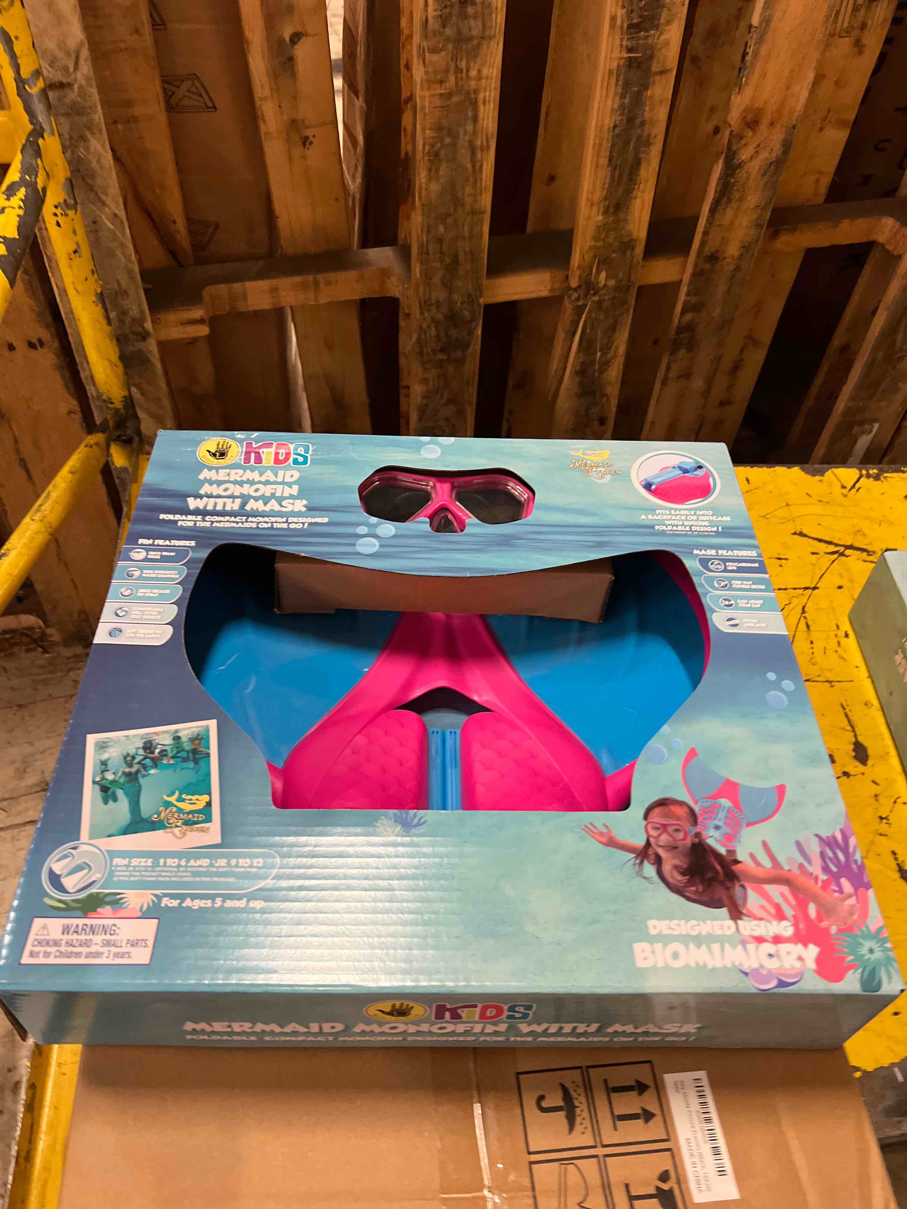 Condition photo showing New/Like New for body glove mermaid monofin with mask mermaid linden pink/blue