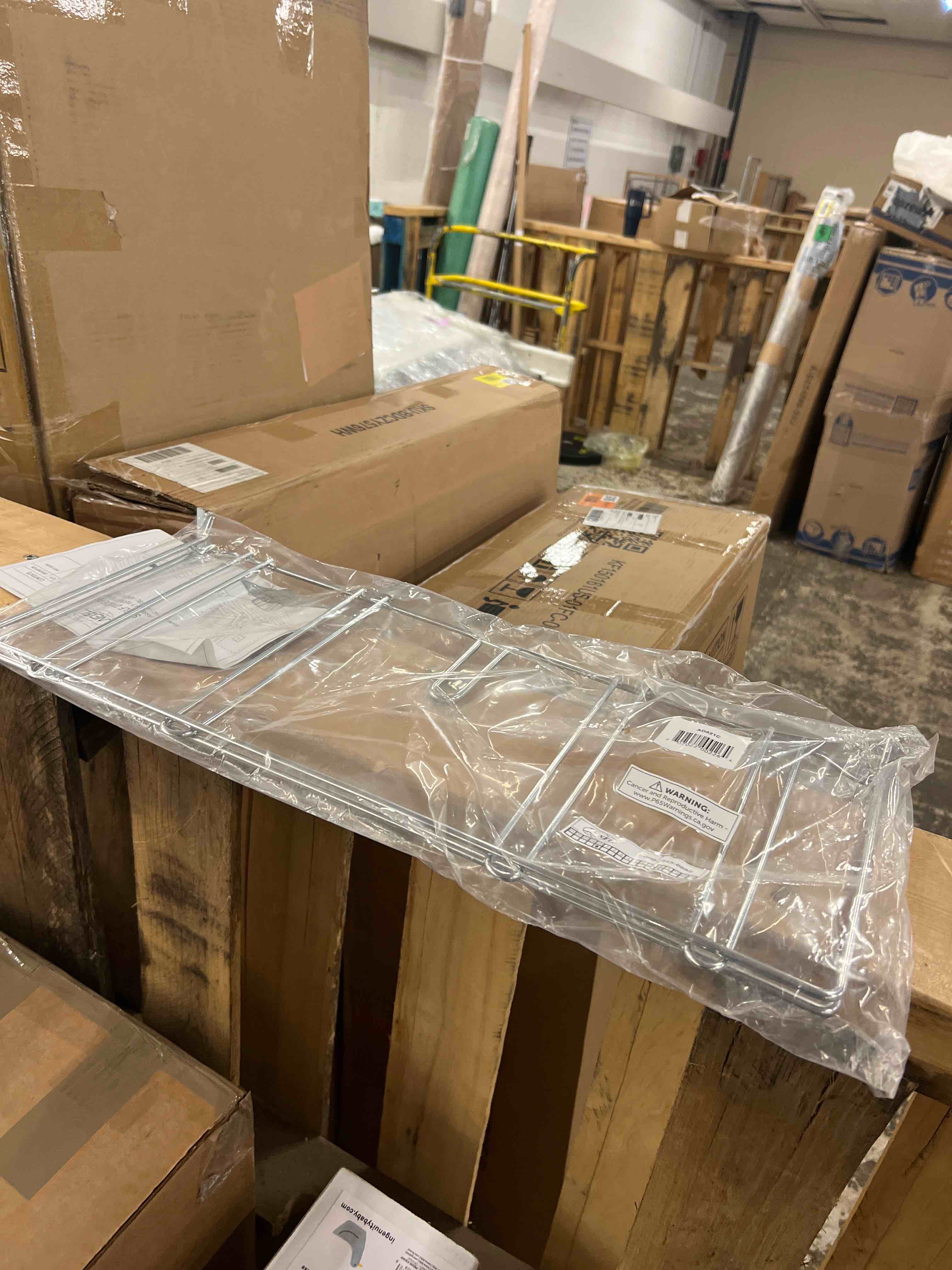 Condition photo showing New/Like New for global industrial divider for wire shelves, 21"d x 8"h