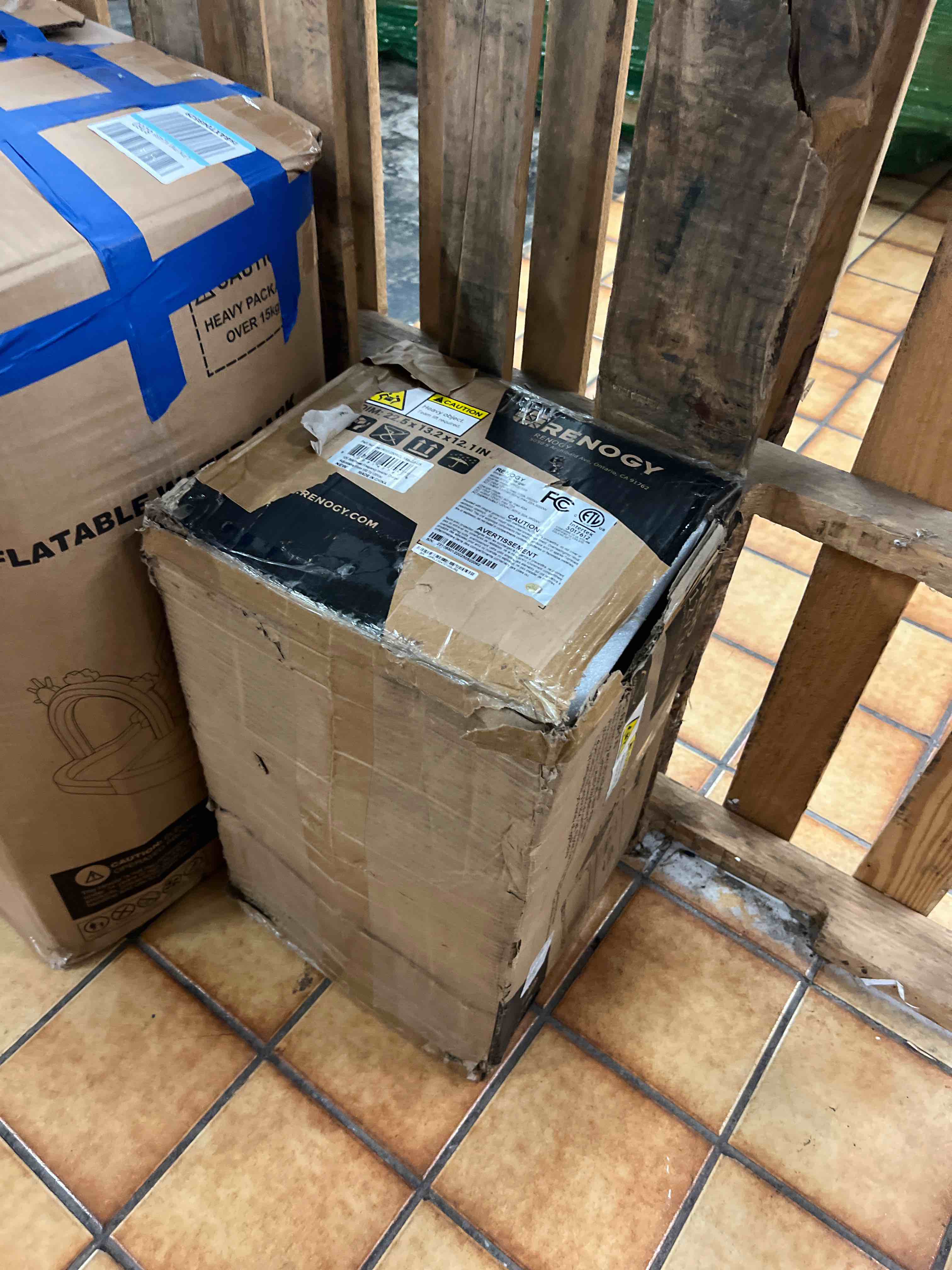 https://s3.amazonaws.com/lotting-images-prod/phillipi/TEA1801008_1755622134494.jpeg