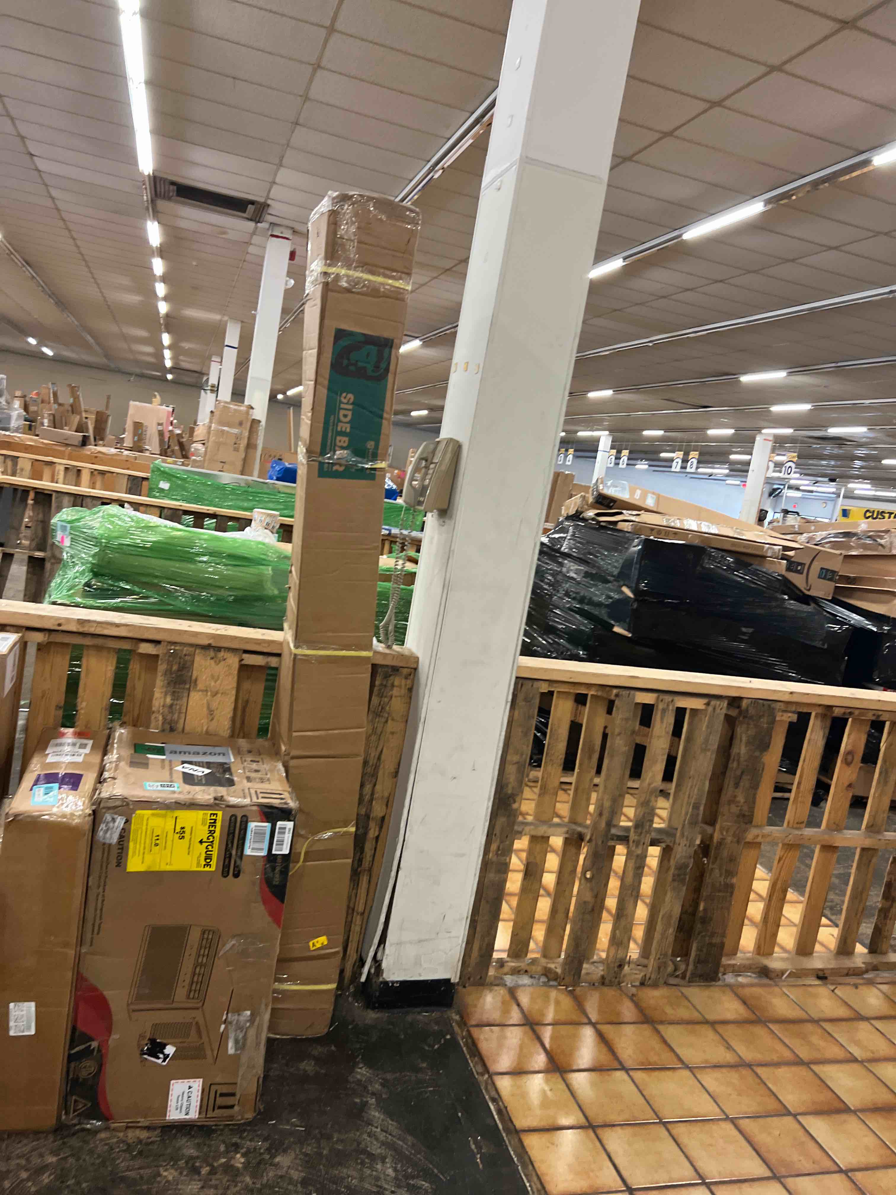 https://s3.amazonaws.com/lotting-images-prod/phillipi/TEA1801013_1755621421204.jpeg