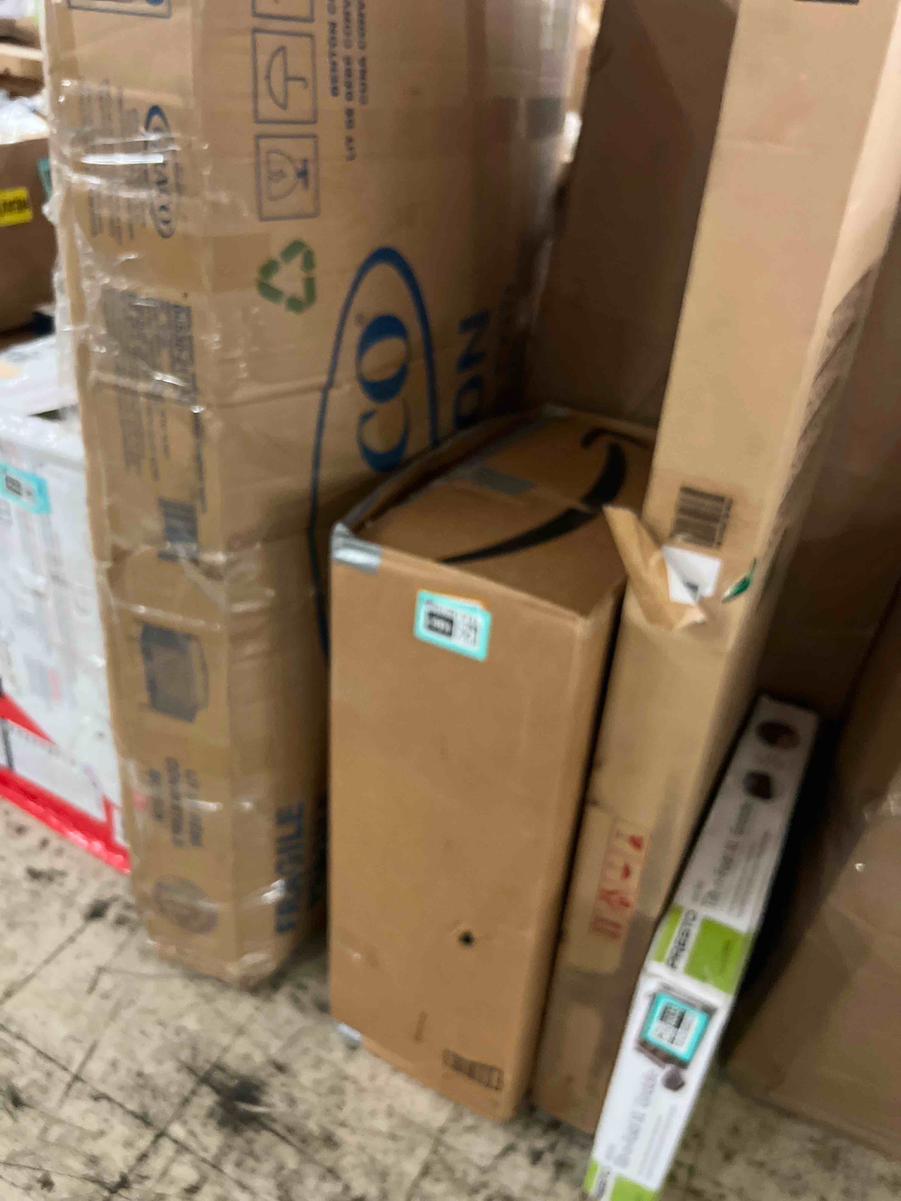https://s3.amazonaws.com/lotting-images-prod/phillipi/TEA1801061_1755708791713.jpeg