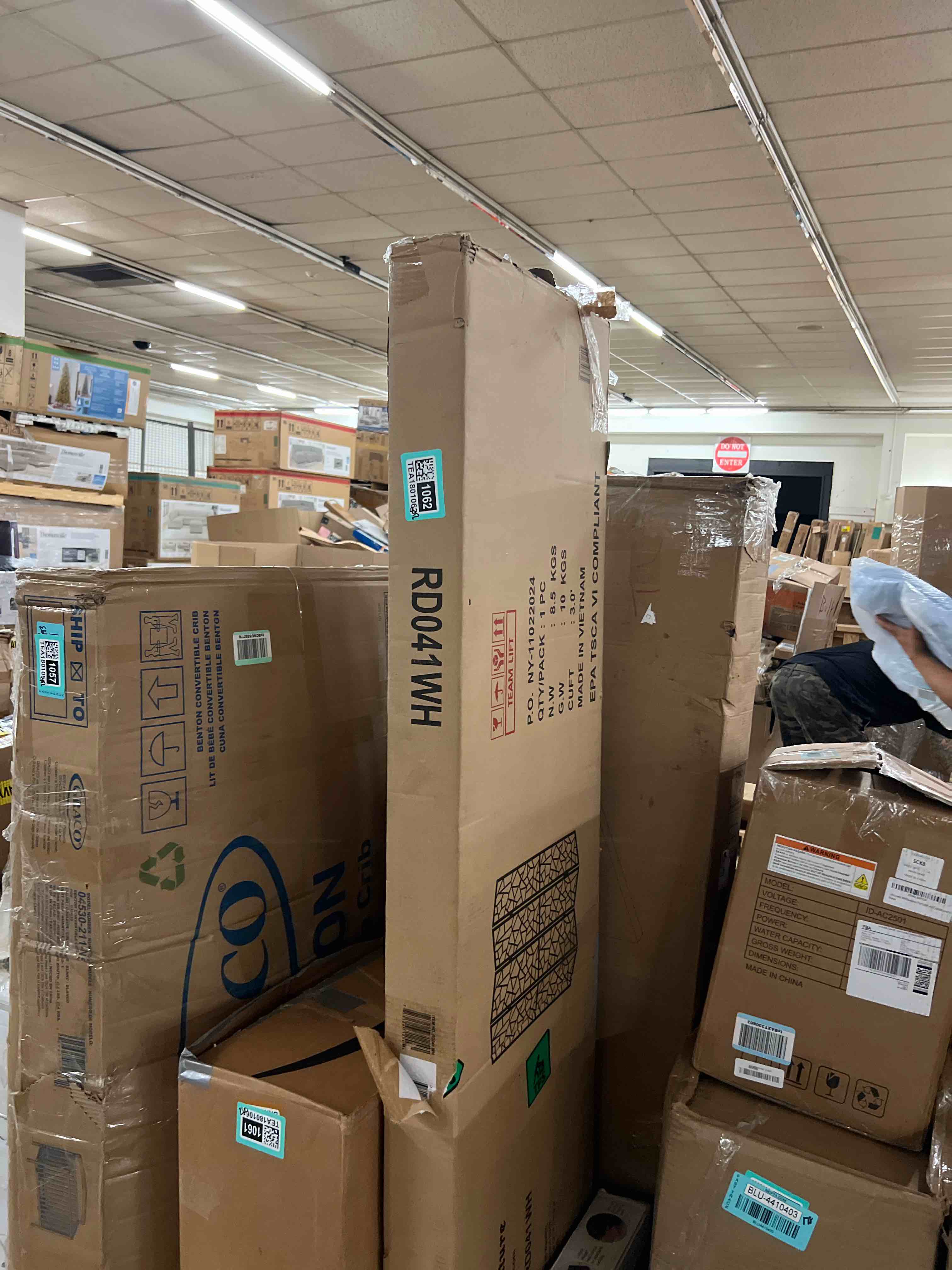 https://s3.amazonaws.com/lotting-images-prod/phillipi/TEA1801062_1755708867716.jpeg