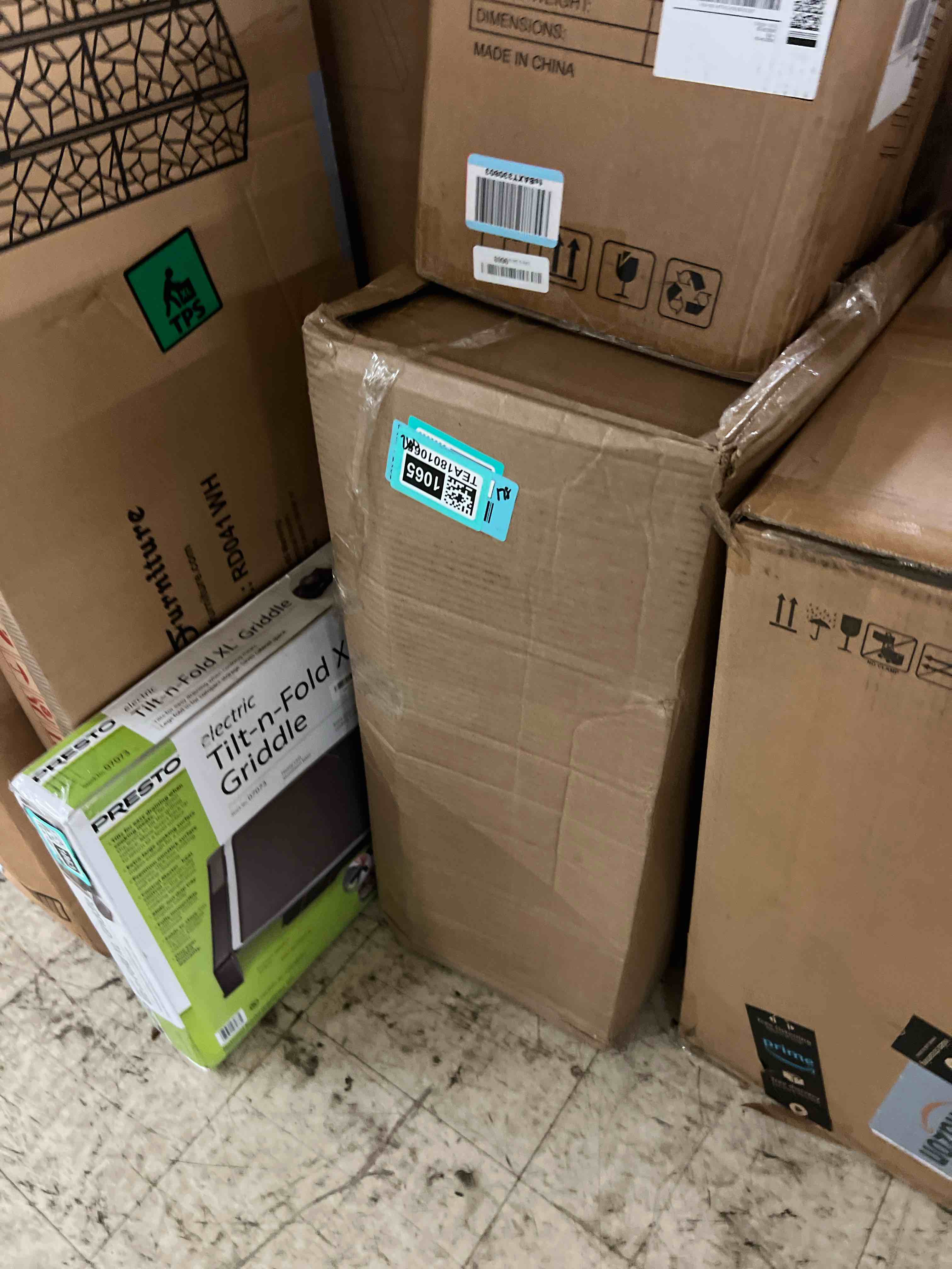 https://s3.amazonaws.com/lotting-images-prod/phillipi/TEA1801065_1755709013095.jpeg