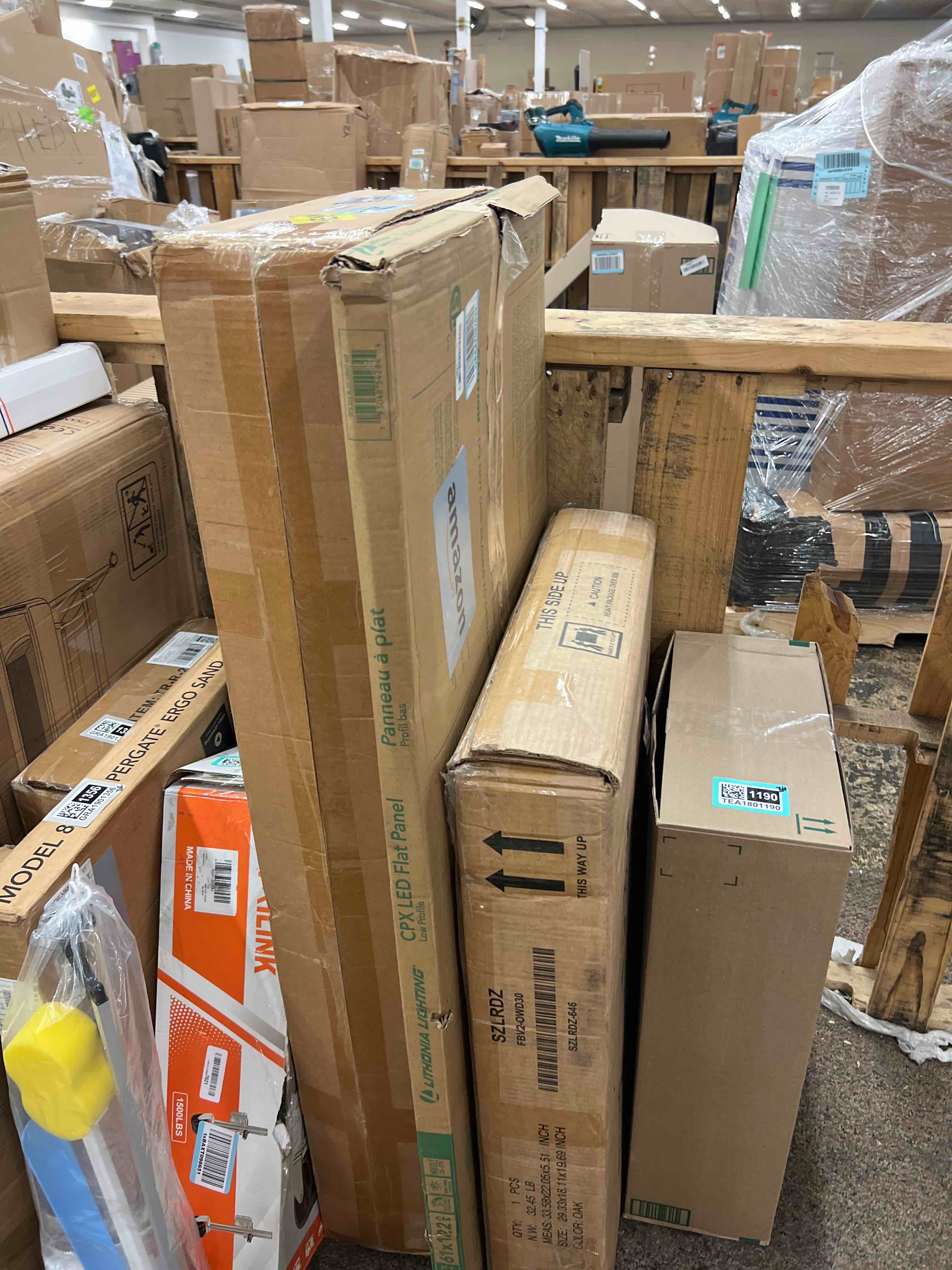 https://s3.amazonaws.com/lotting-images-prod/phillipi/TEA1801187_1755797781197.jpeg