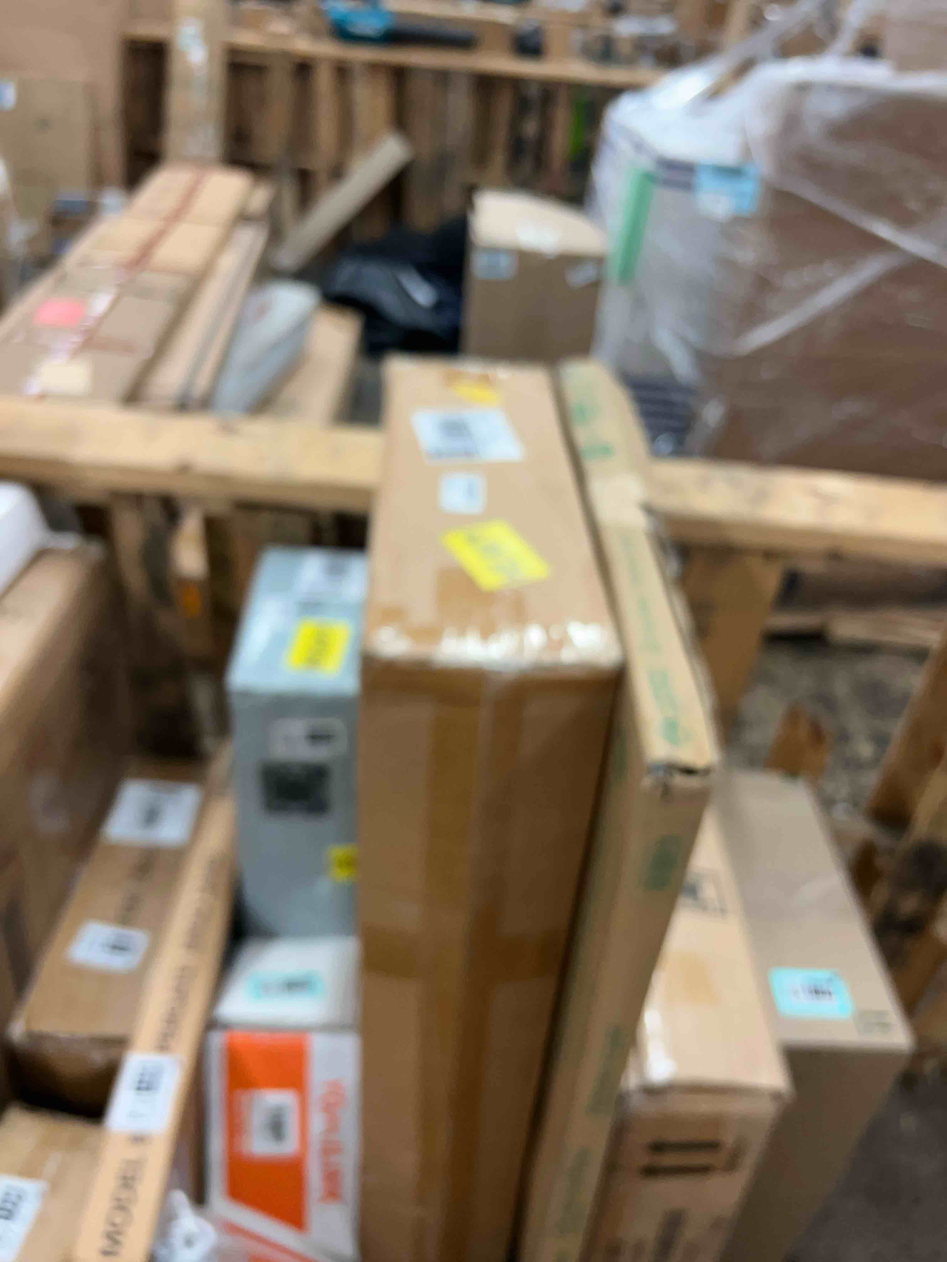 https://s3.amazonaws.com/lotting-images-prod/phillipi/TEA1801188_1755797756616.jpeg