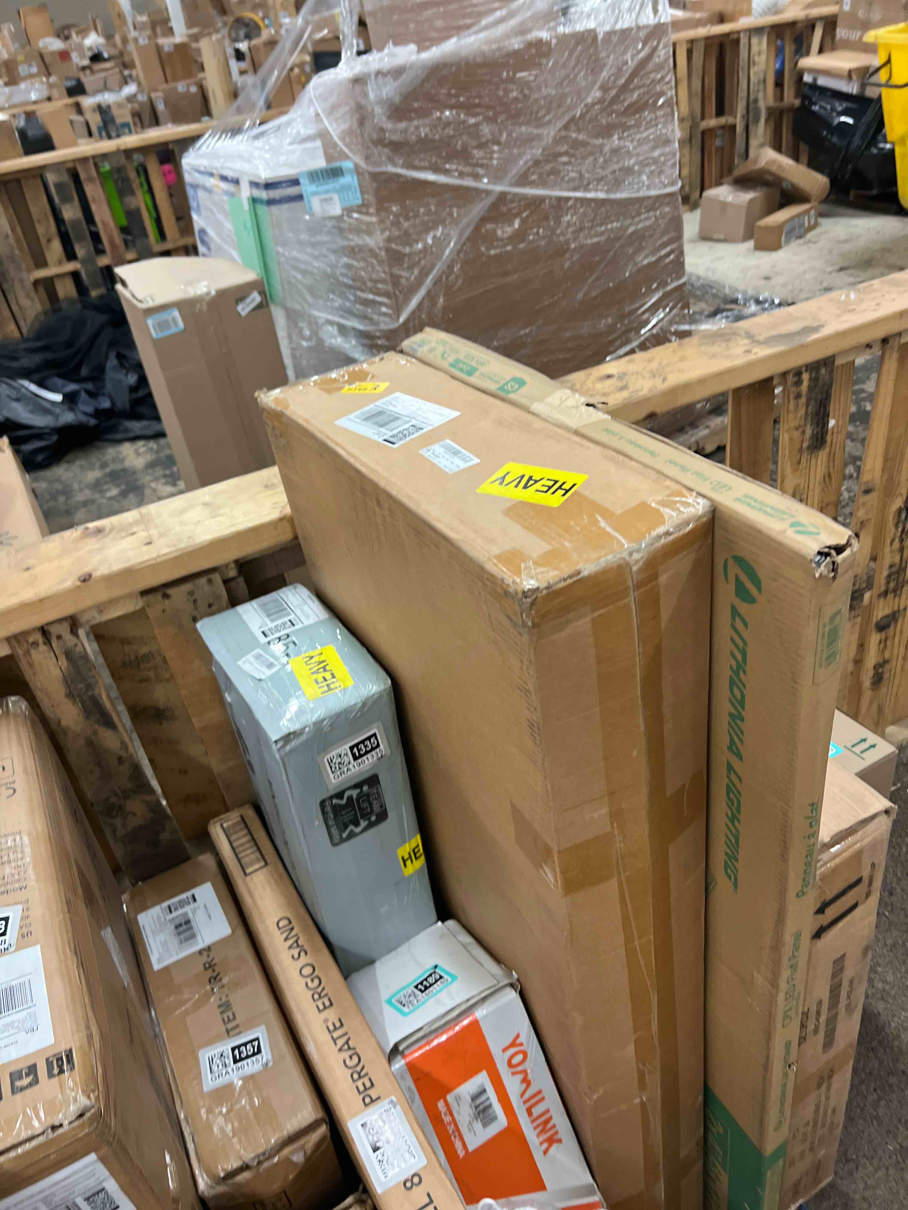 https://s3.amazonaws.com/lotting-images-prod/phillipi/TEA1801188_1755797758904.jpeg