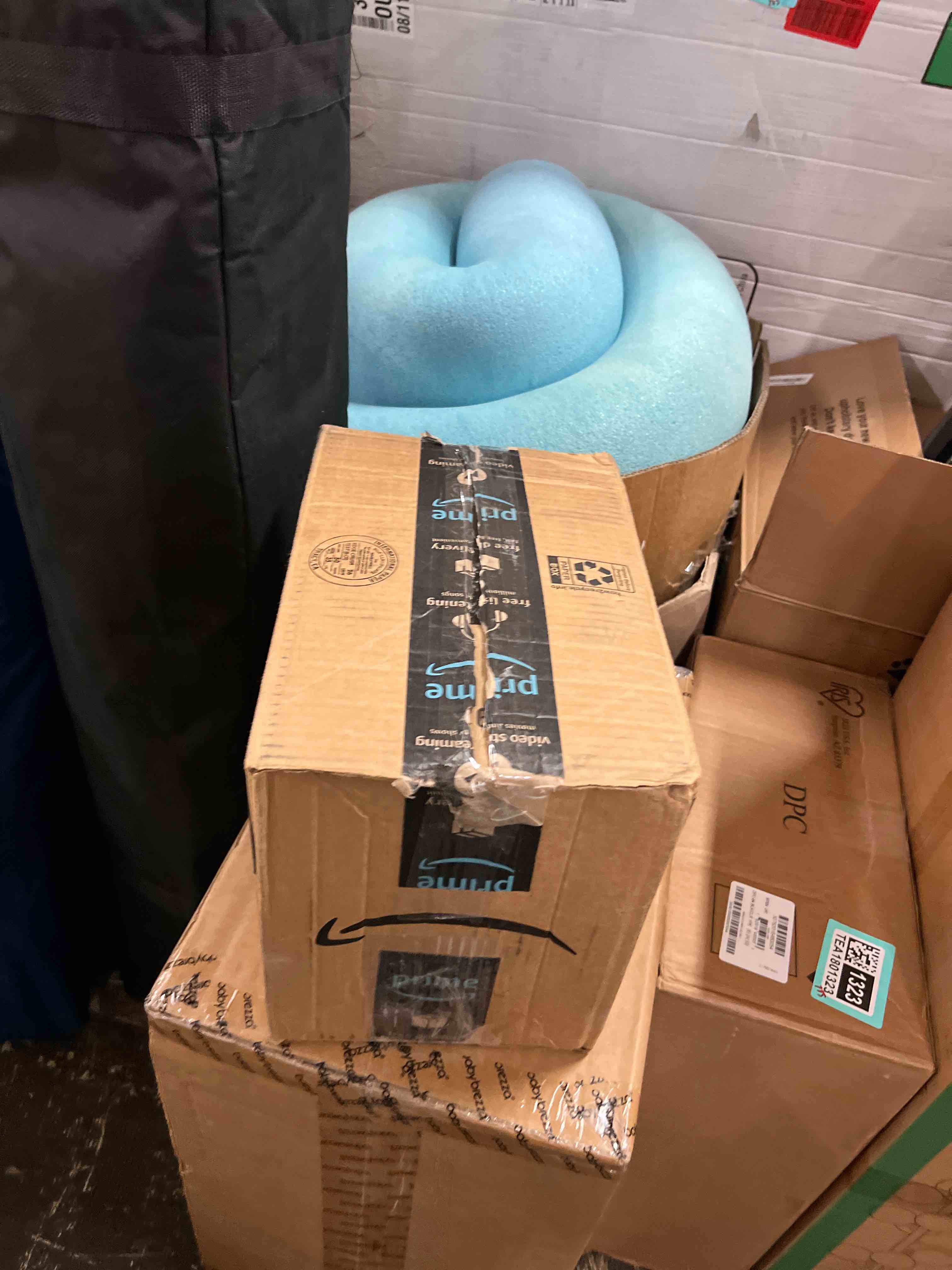 https://s3.amazonaws.com/lotting-images-prod/phillipi/TEA1801327_1756407196168.jpeg