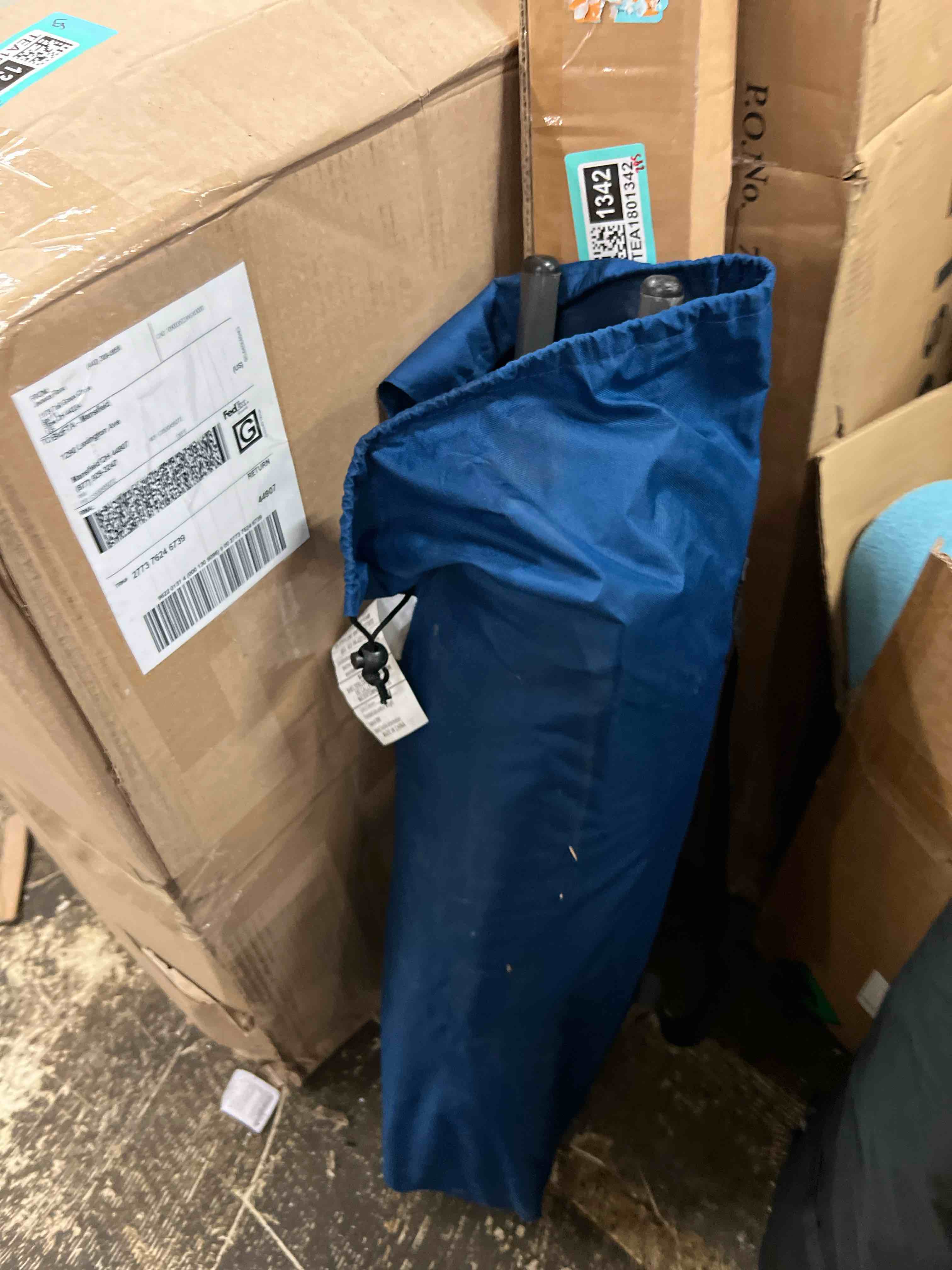 https://s3.amazonaws.com/lotting-images-prod/phillipi/TEA1801338_1756399462795.jpeg
