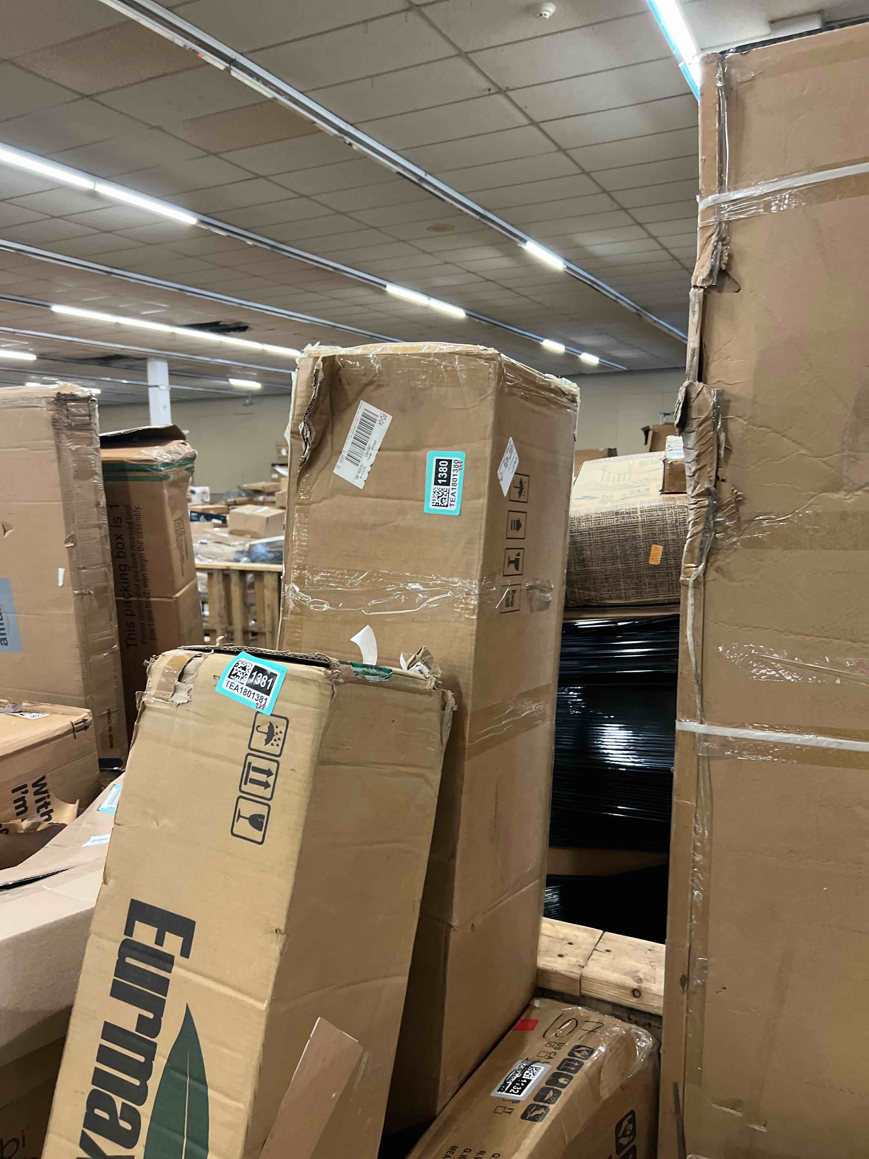 https://s3.amazonaws.com/lotting-images-prod/phillipi/TEA1801380_1756140834569.jpeg