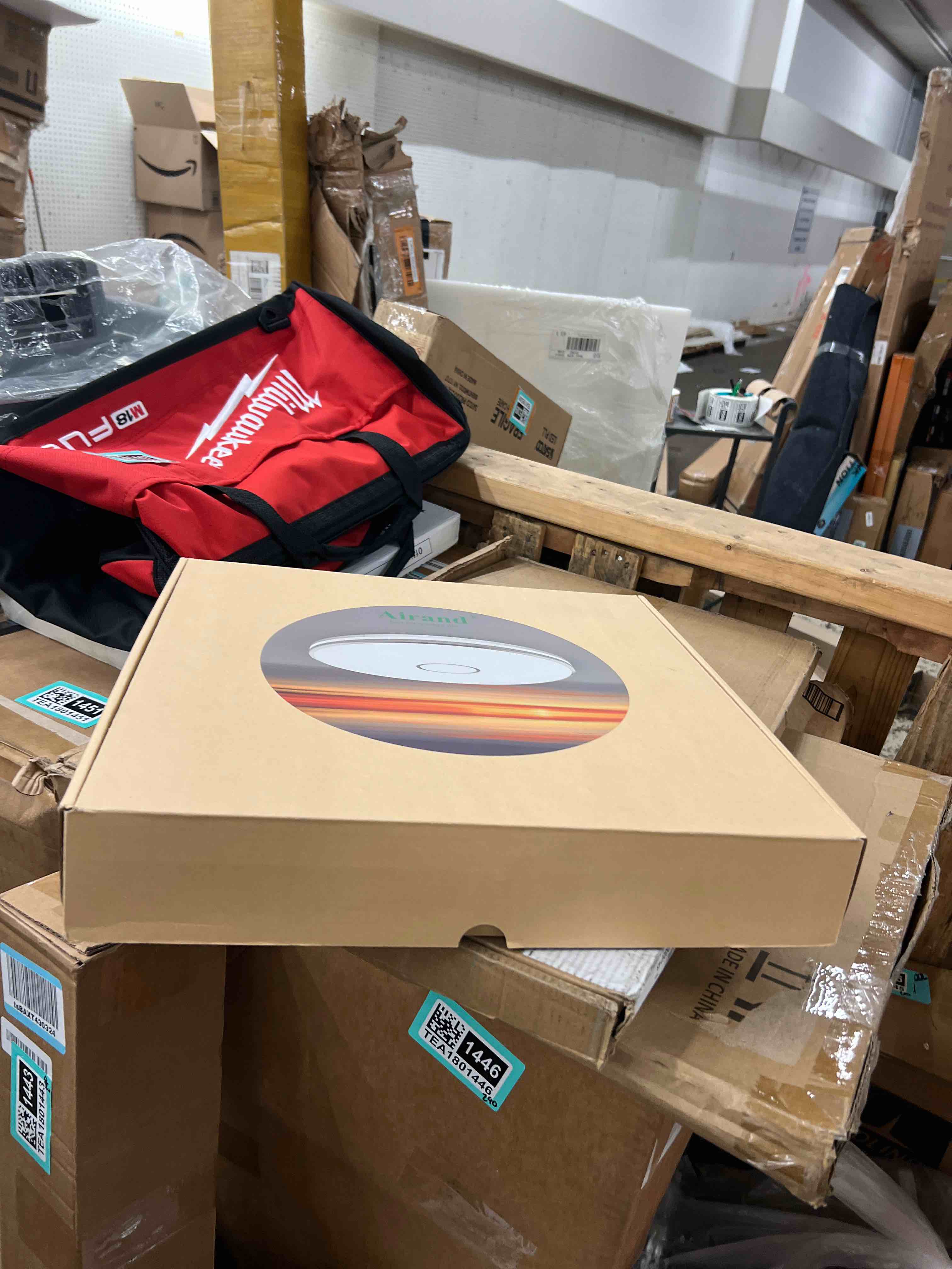 https://s3.amazonaws.com/lotting-images-prod/phillipi/TEA1801421_1756213471519.jpeg