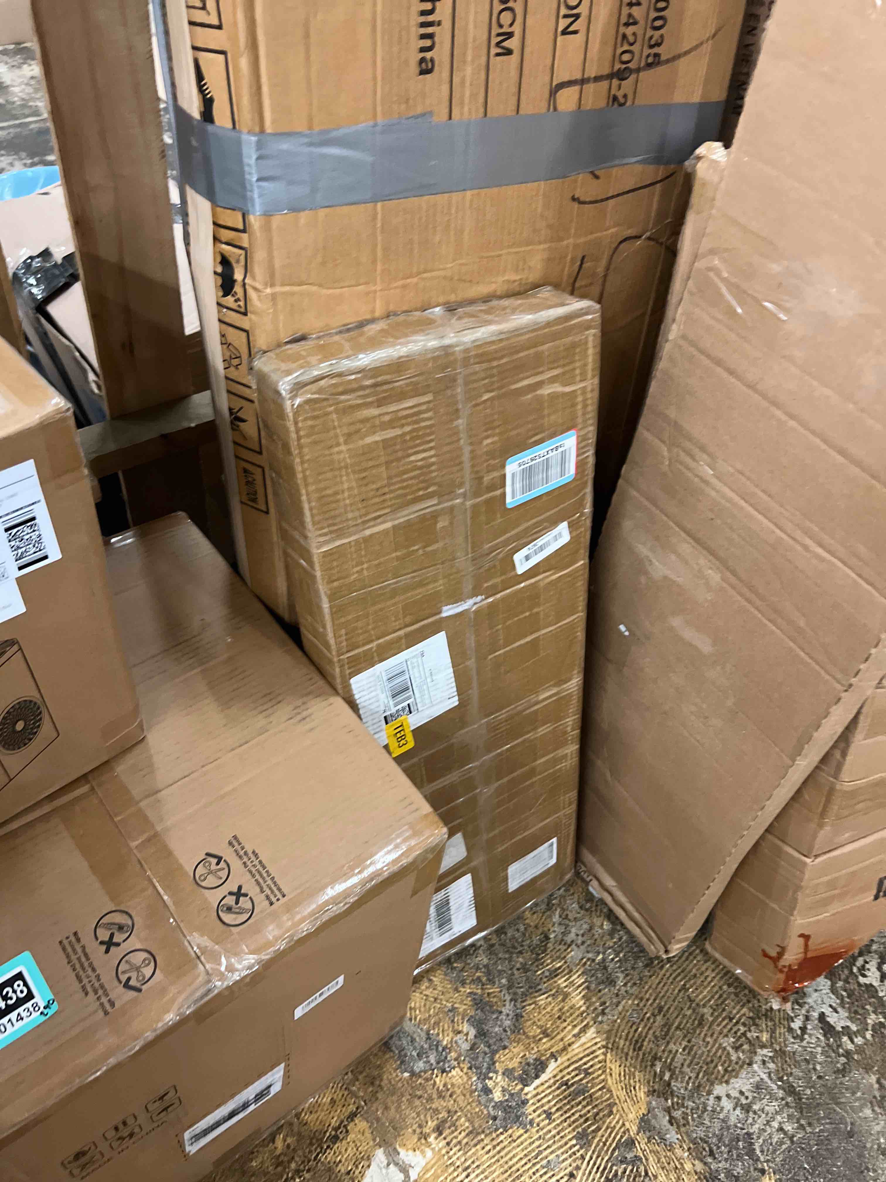 https://s3.amazonaws.com/lotting-images-prod/phillipi/TEA1801436_1756145958208.jpeg