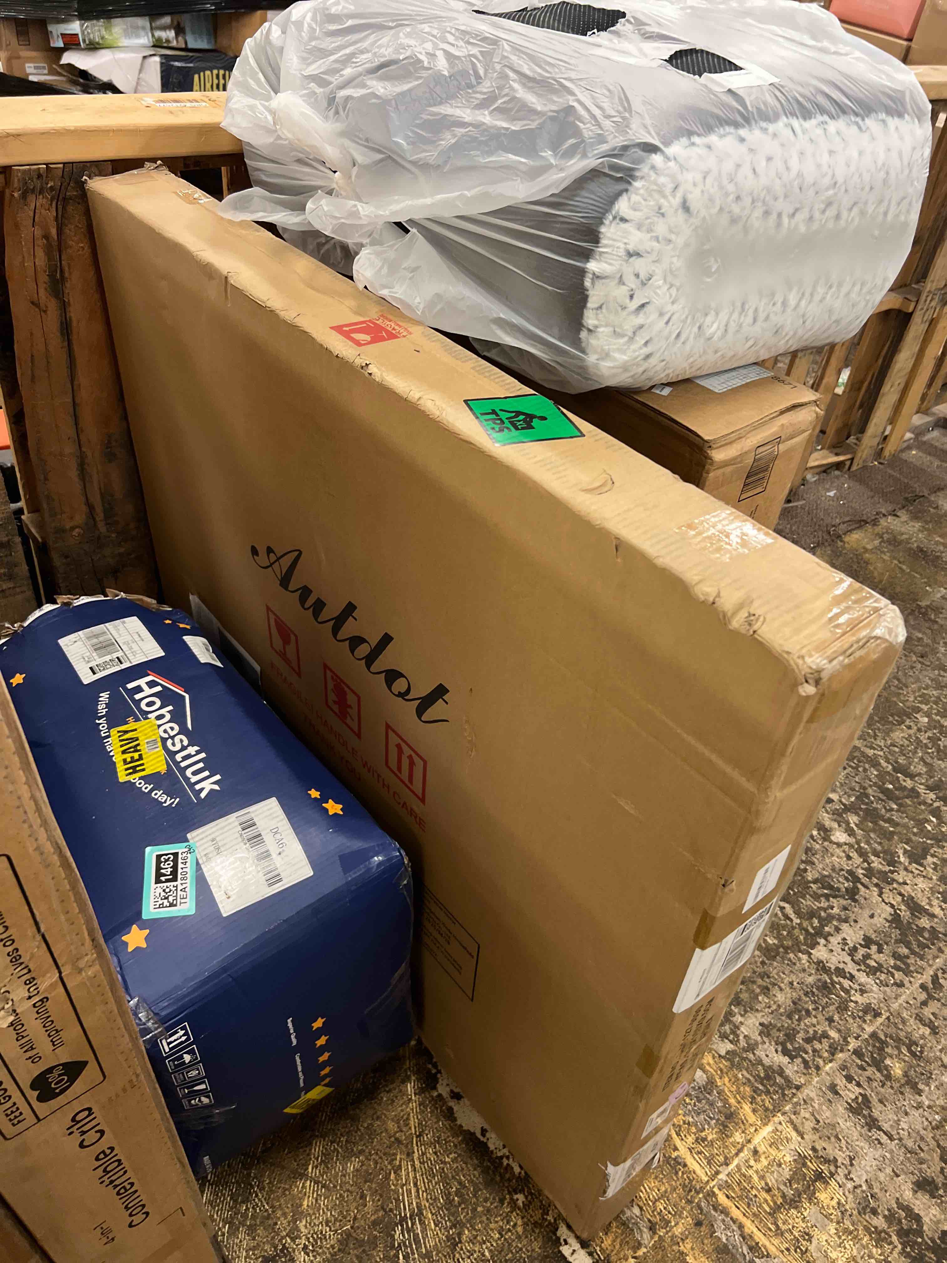 https://s3.amazonaws.com/lotting-images-prod/phillipi/TEA1801461_1756217149938.jpeg