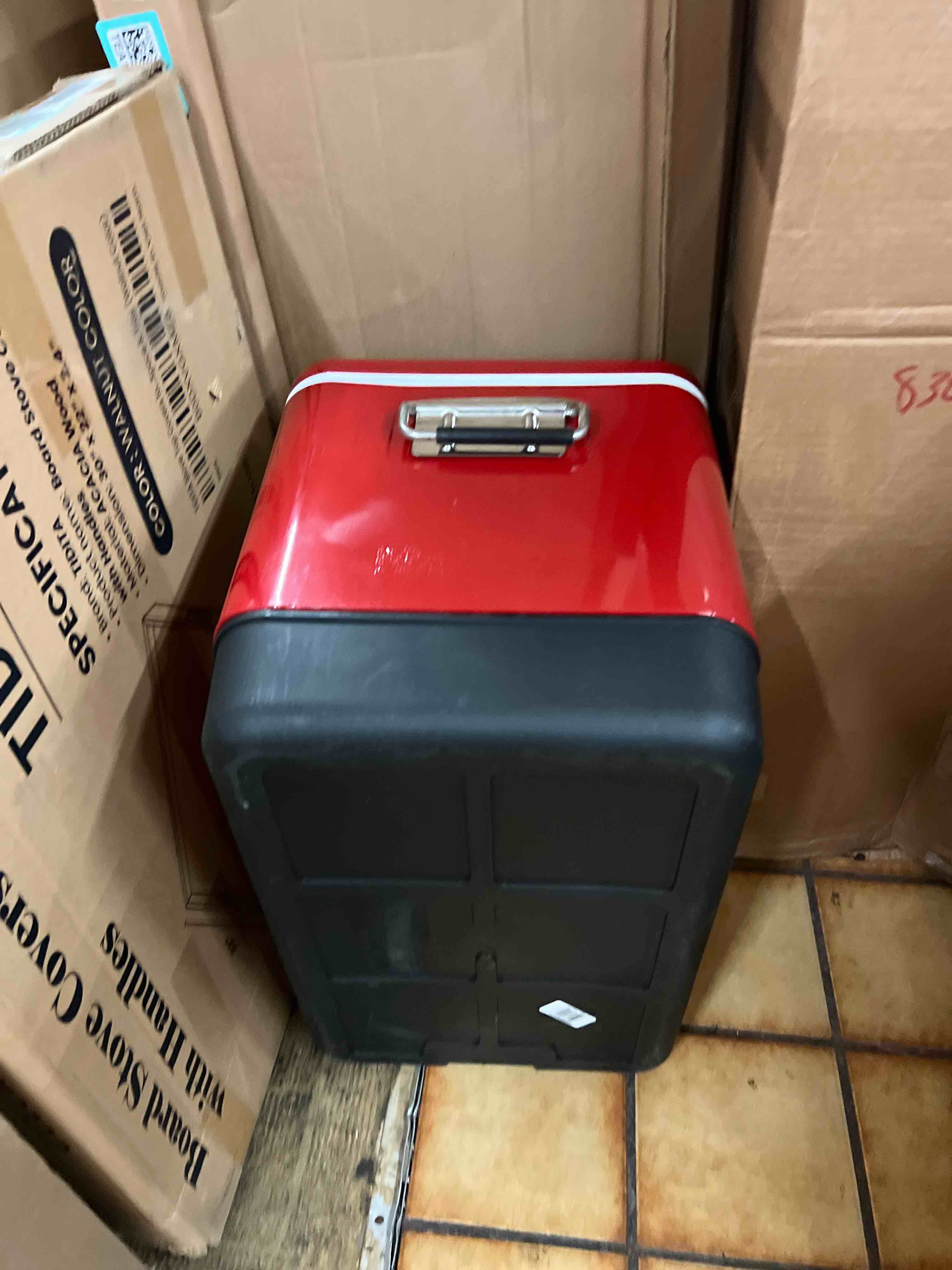 https://s3.amazonaws.com/lotting-images-prod/phillipi/TEA1801487_1756258517592.jpeg