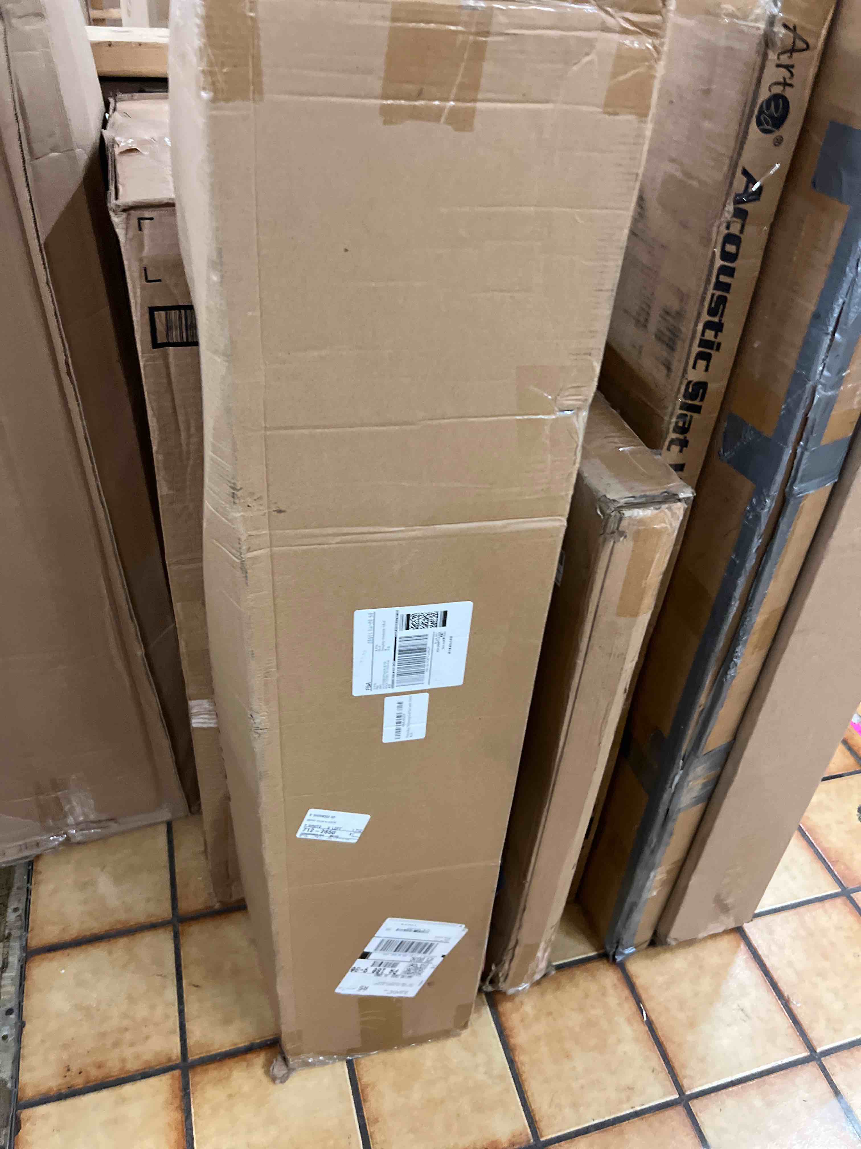 https://s3.amazonaws.com/lotting-images-prod/phillipi/TEA1801512_1756253301064.jpeg