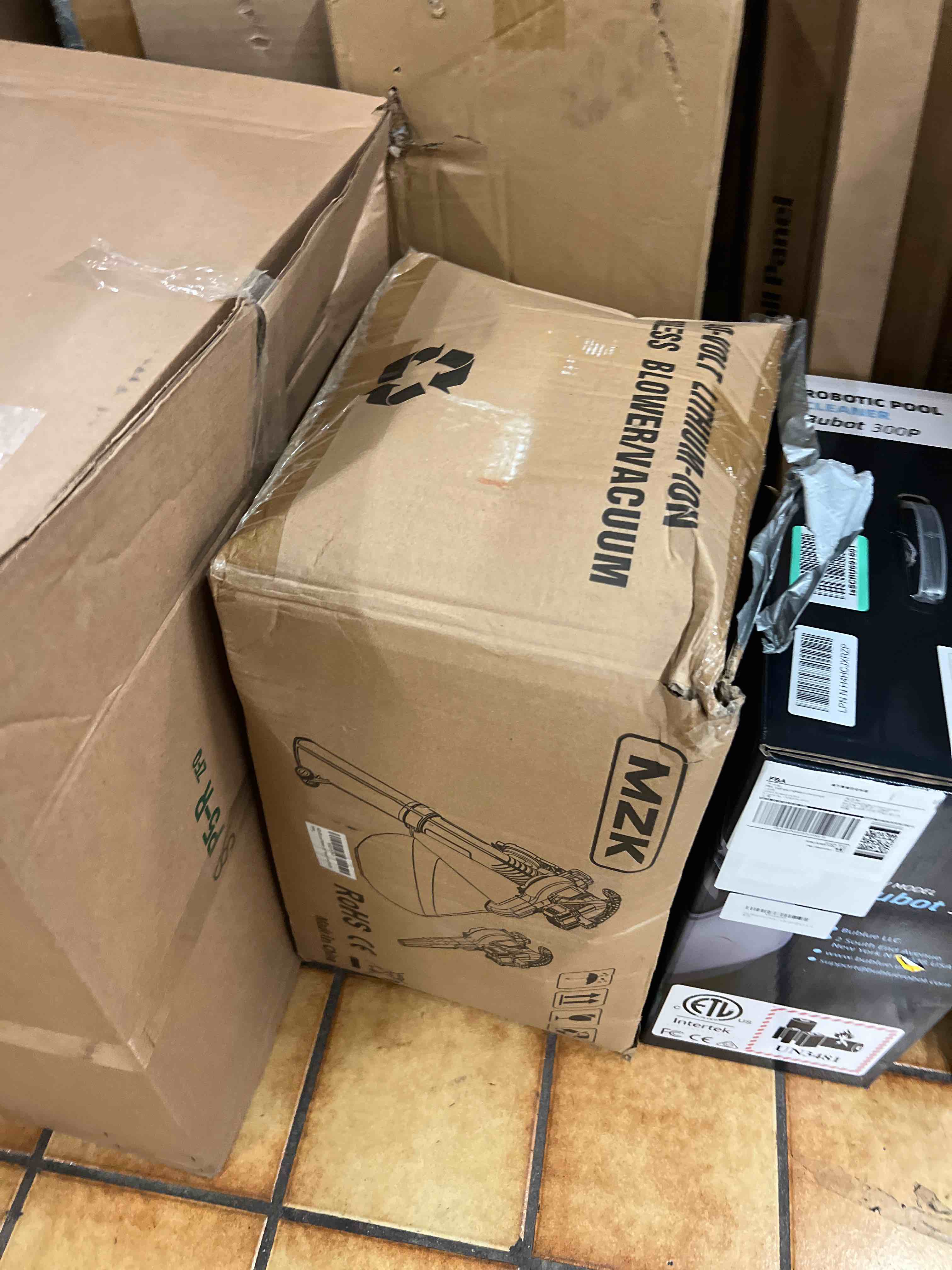 https://s3.amazonaws.com/lotting-images-prod/phillipi/TEA1801551_1756307413916.jpeg