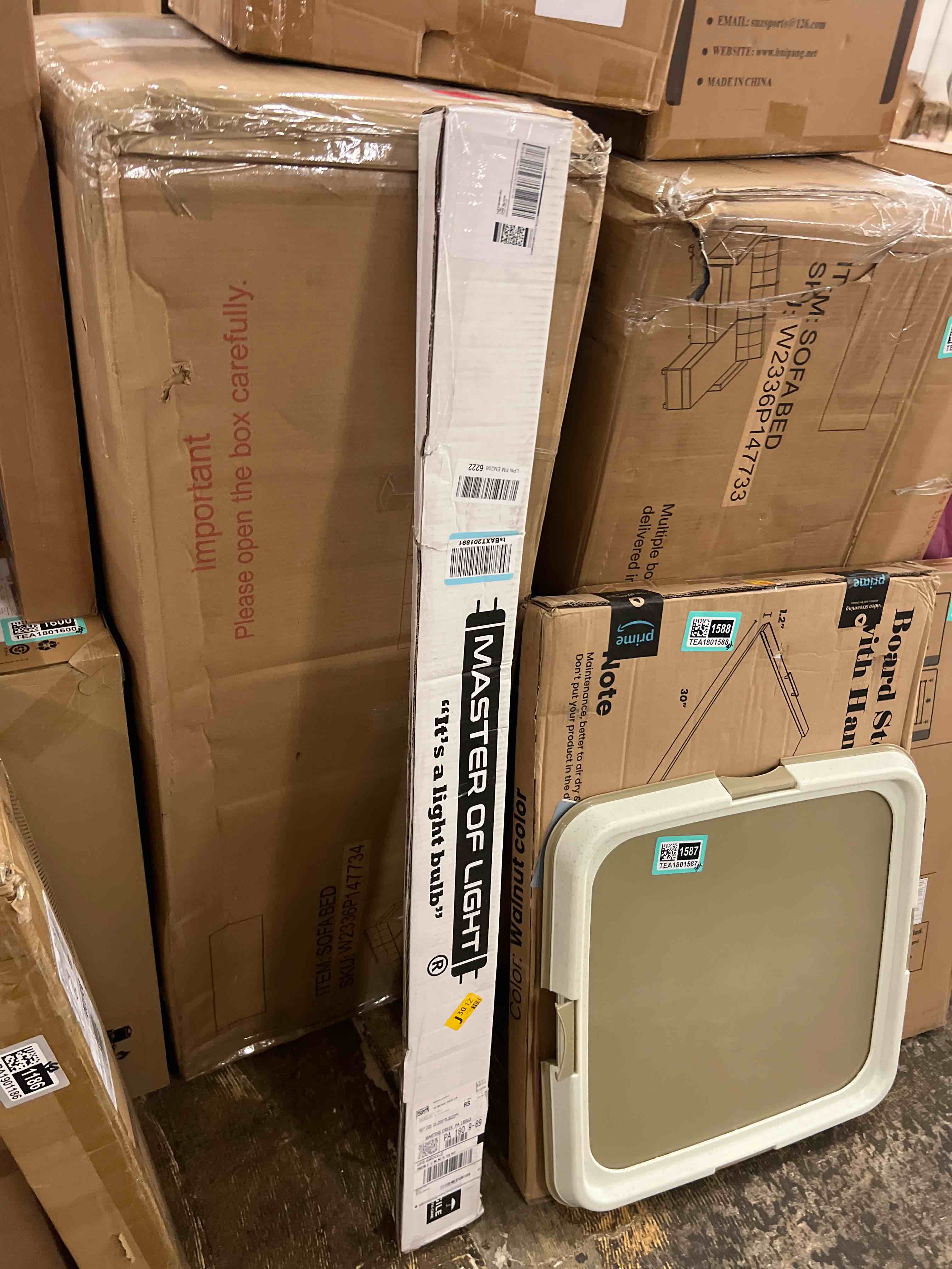 https://s3.amazonaws.com/lotting-images-prod/phillipi/TEA1801586_1756315836376.jpeg