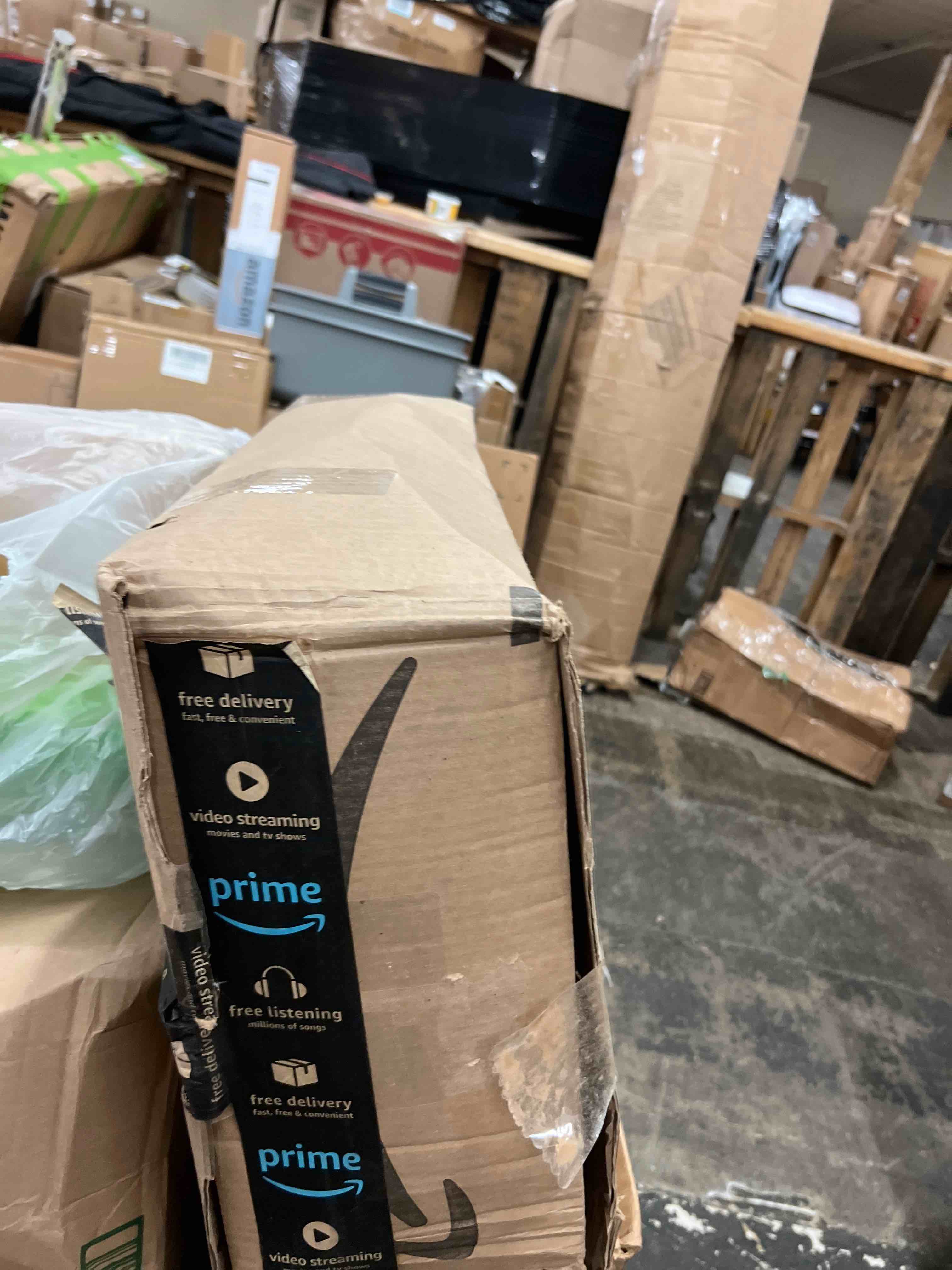 https://s3.amazonaws.com/lotting-images-prod/phillipi/TEA1801644_1756341768625.jpeg