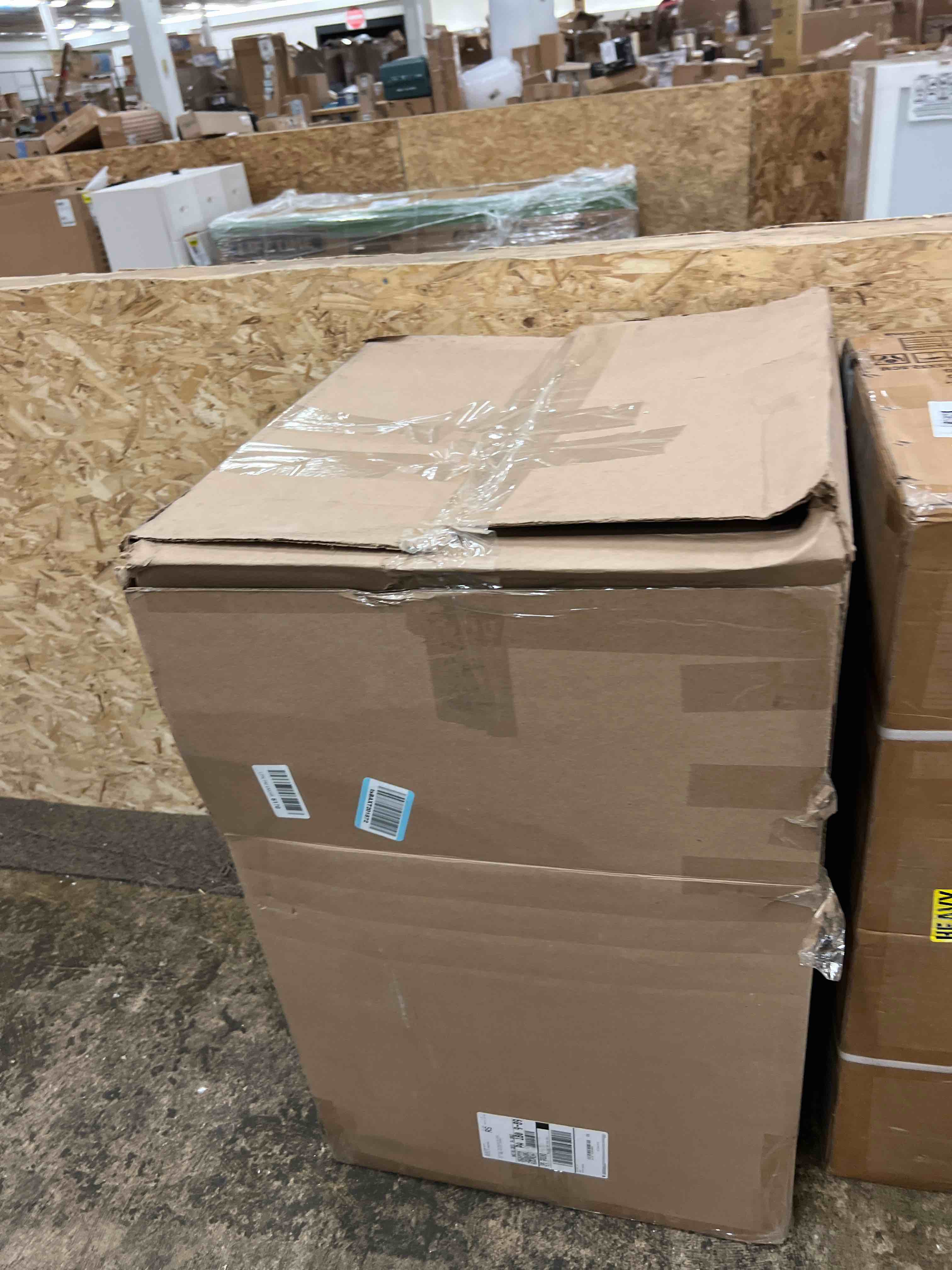 https://s3.amazonaws.com/lotting-images-prod/phillipi/TEA1801645_1756341697818.jpeg