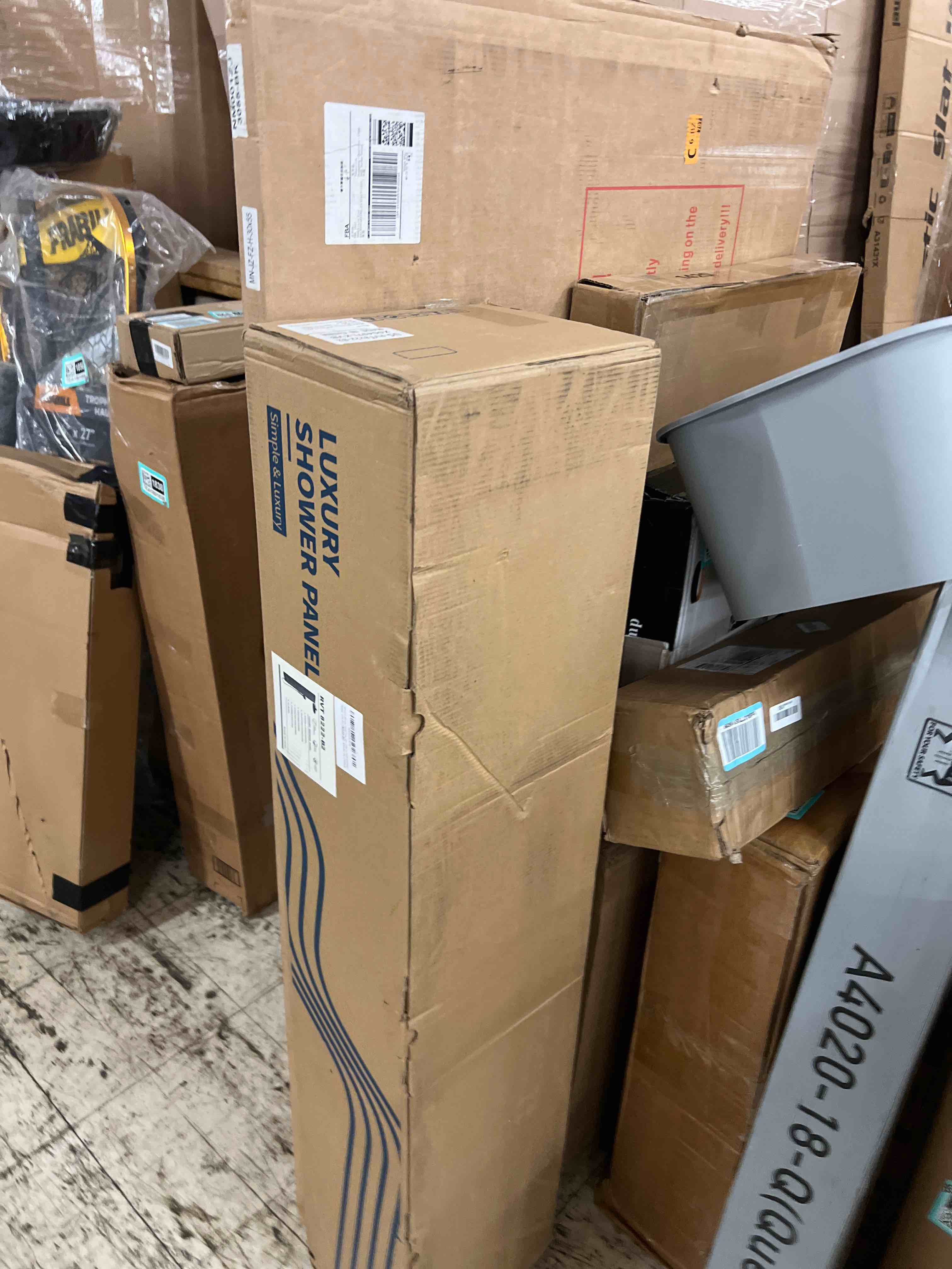 https://s3.amazonaws.com/lotting-images-prod/phillipi/TEA1801854_1756997703820.jpeg