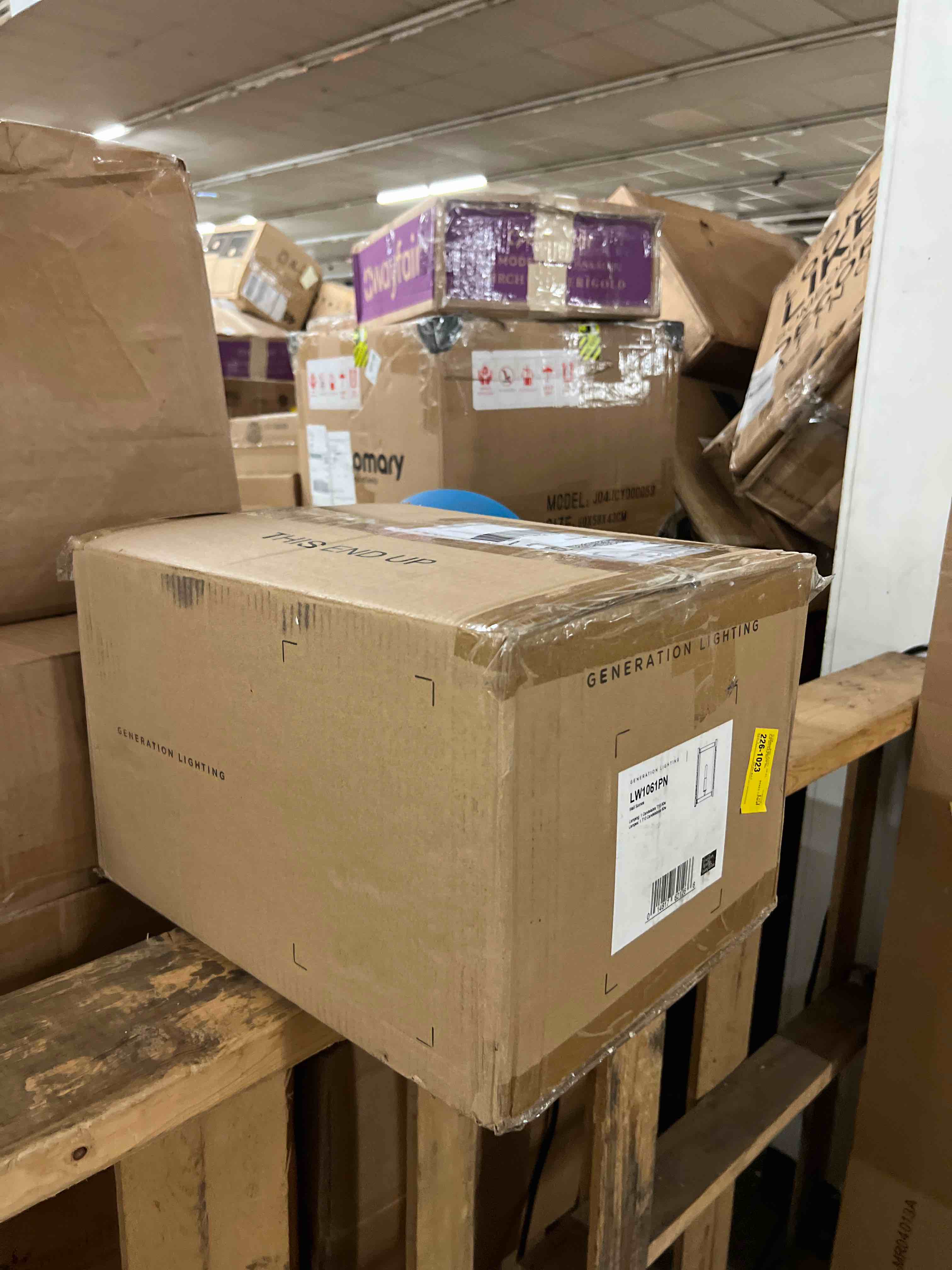 https://s3.amazonaws.com/lotting-images-prod/phillipi/TEA1801888_1756930878871.jpeg