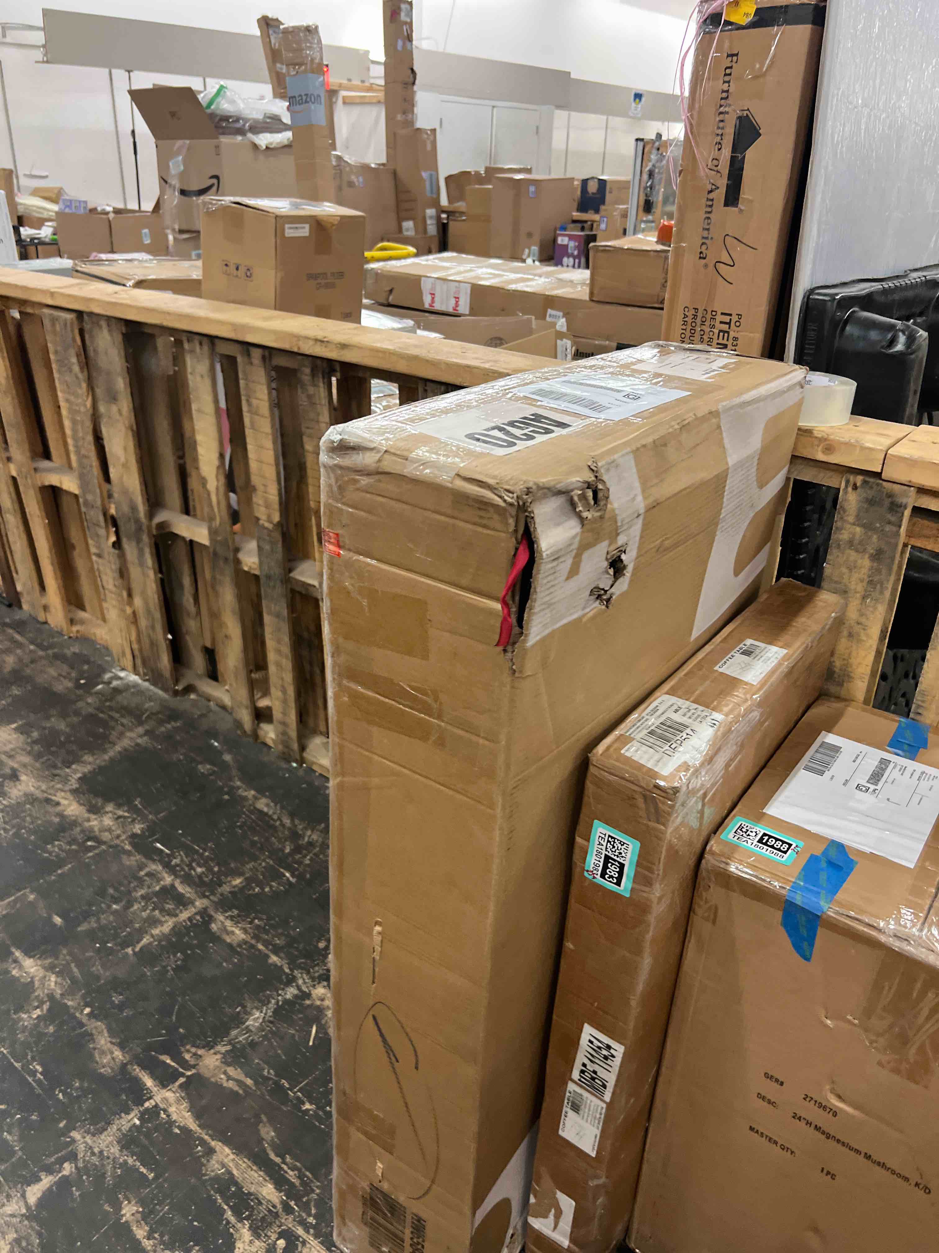 https://s3.amazonaws.com/lotting-images-prod/phillipi/TEA1801966_1757096080536.jpeg