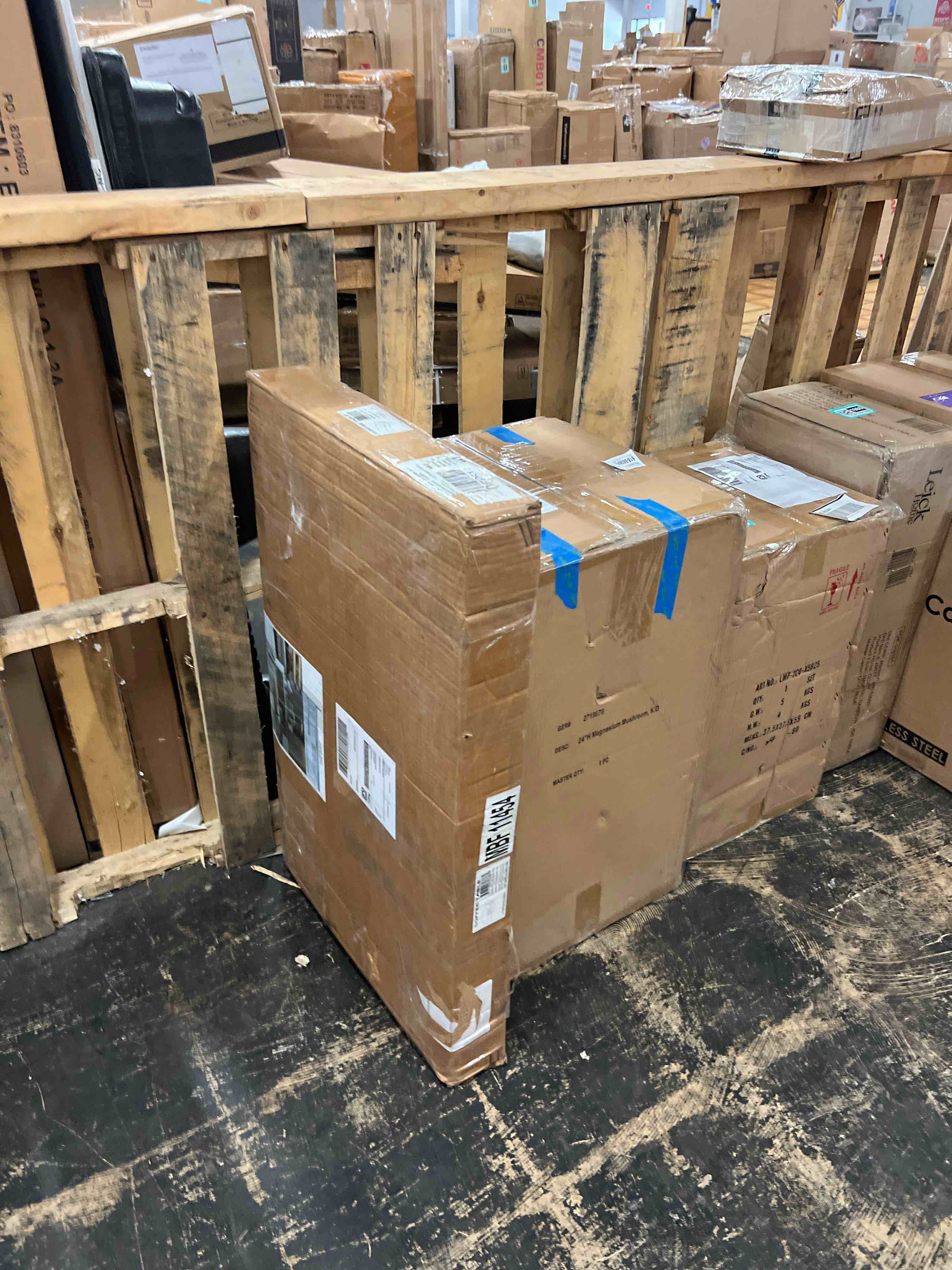https://s3.amazonaws.com/lotting-images-prod/phillipi/TEA1801983_1757095852493.jpeg