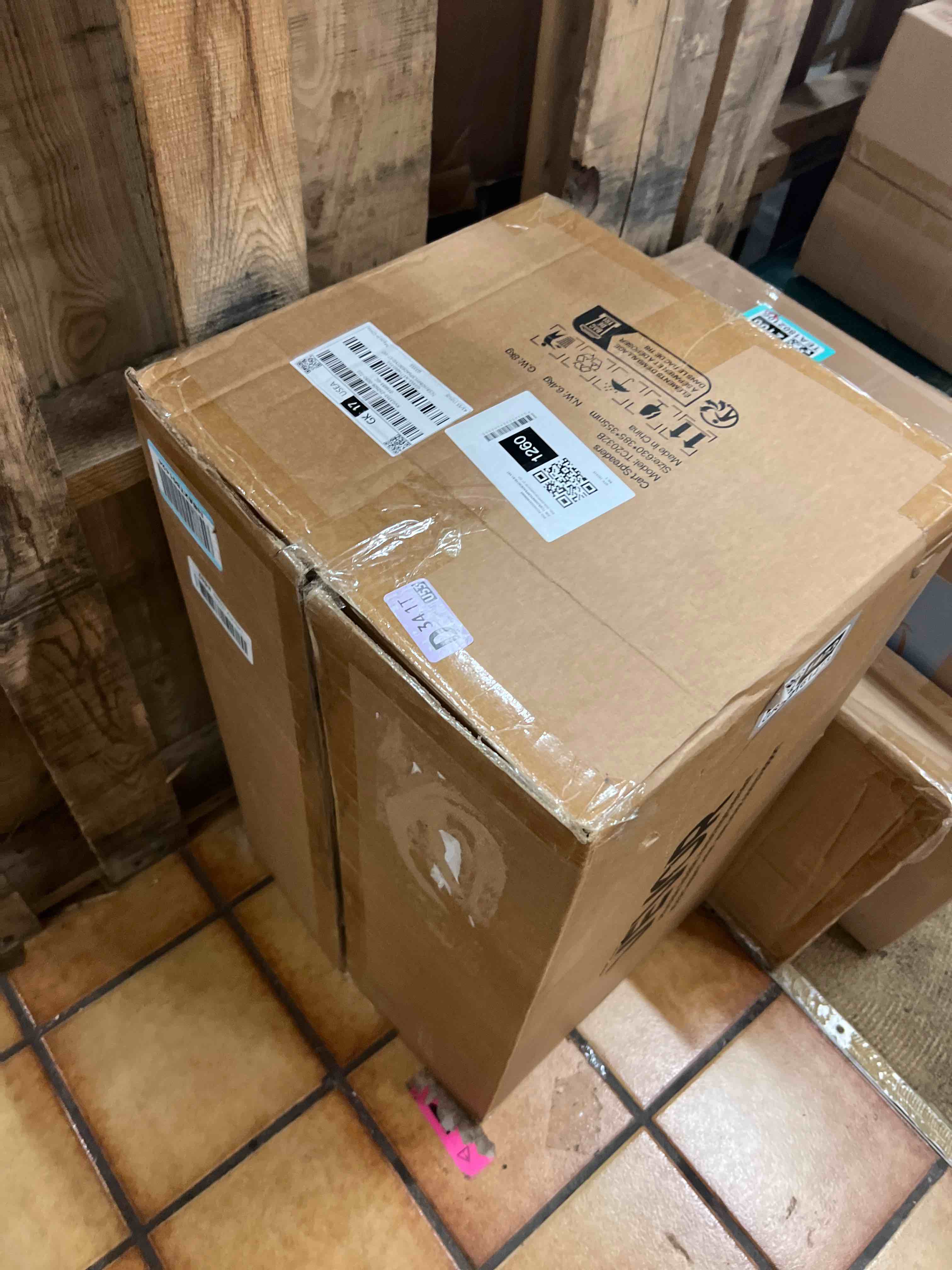 https://s3.amazonaws.com/lotting-images-prod/phillipi/TEA1802107_1757345833441.jpeg