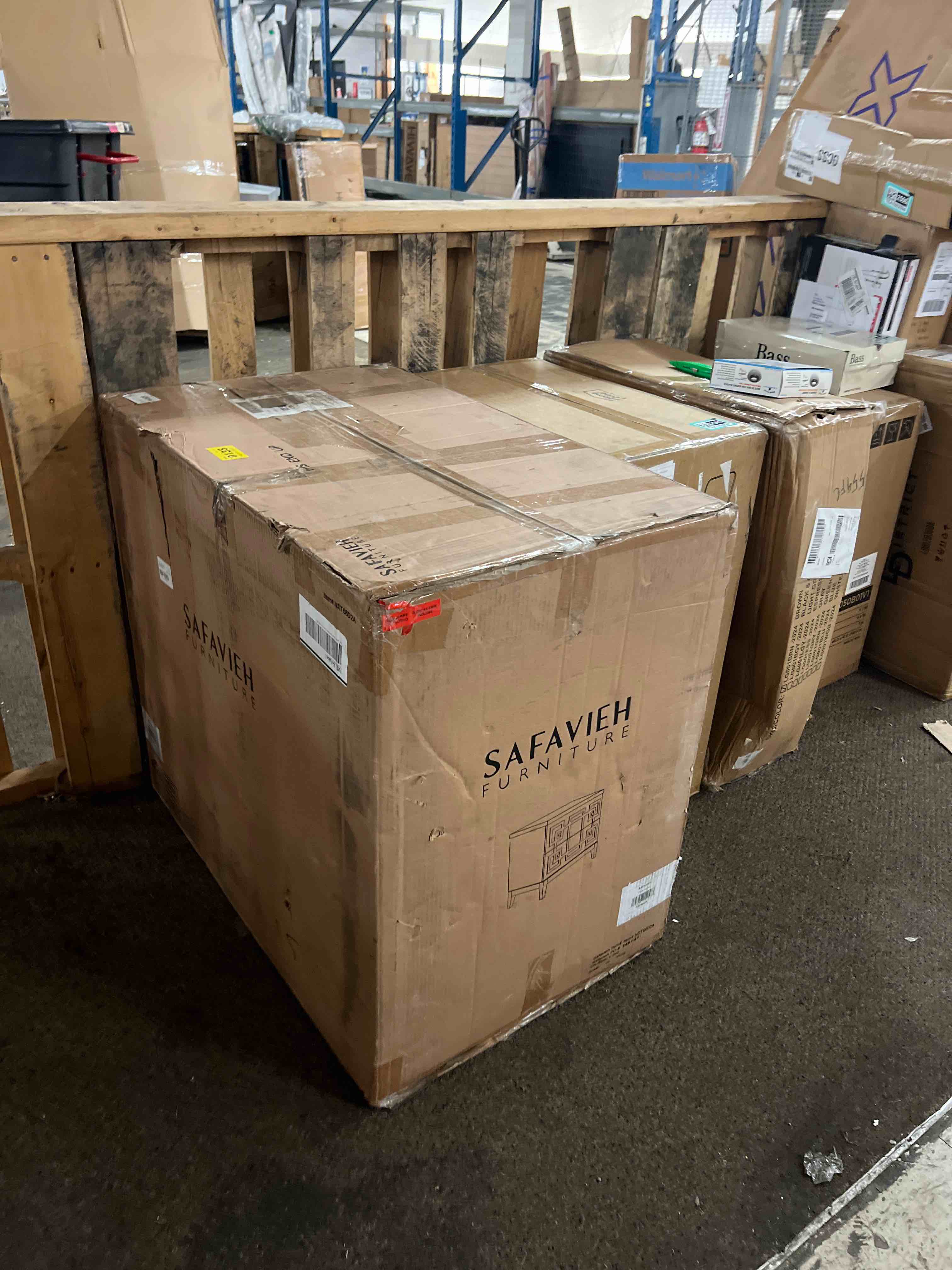 https://s3.amazonaws.com/lotting-images-prod/phillipi/TEA1802483_1758033466744.jpeg