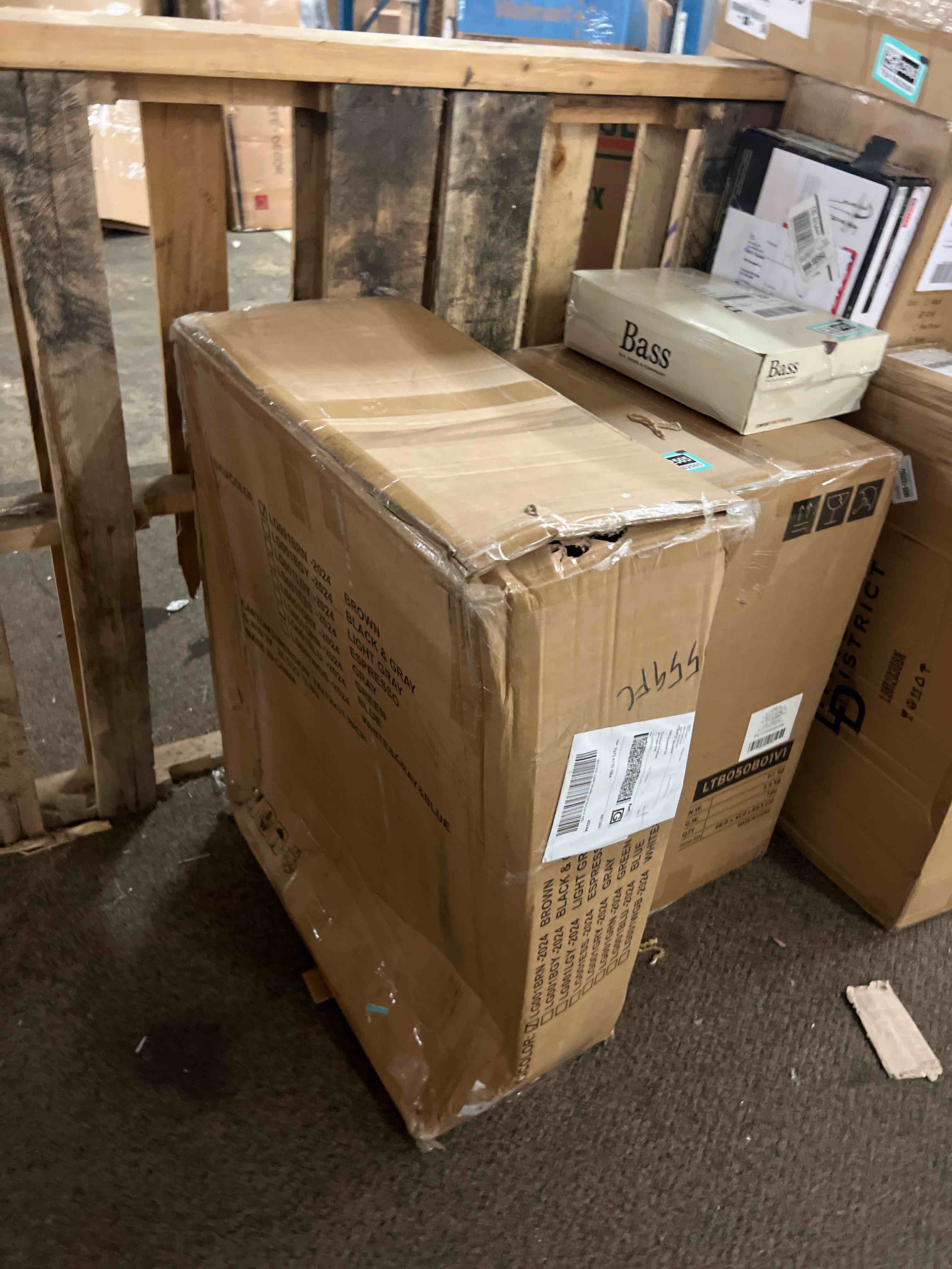 https://s3.amazonaws.com/lotting-images-prod/phillipi/TEA1802502_1758033095381.jpeg