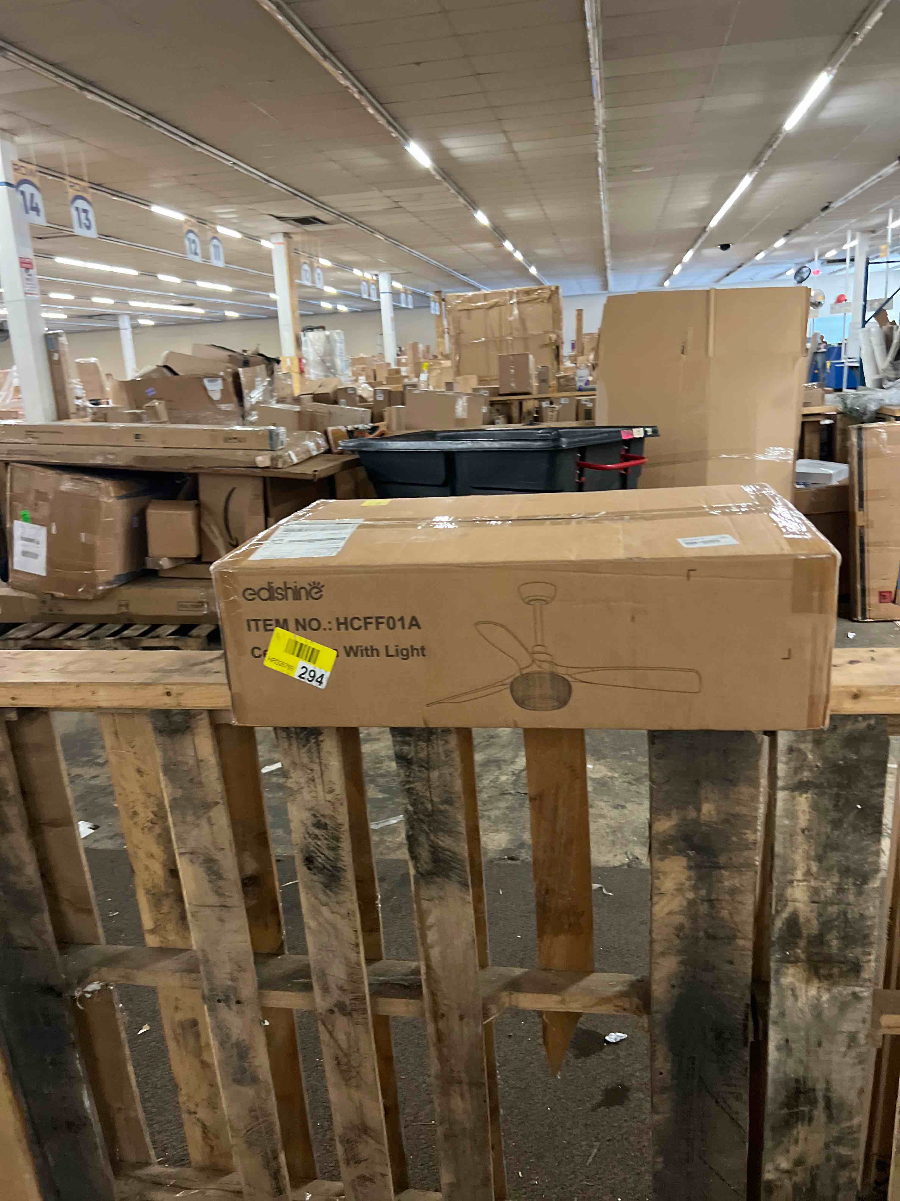 https://s3.amazonaws.com/lotting-images-prod/phillipi/TEA1802509_1758031811041.jpeg
