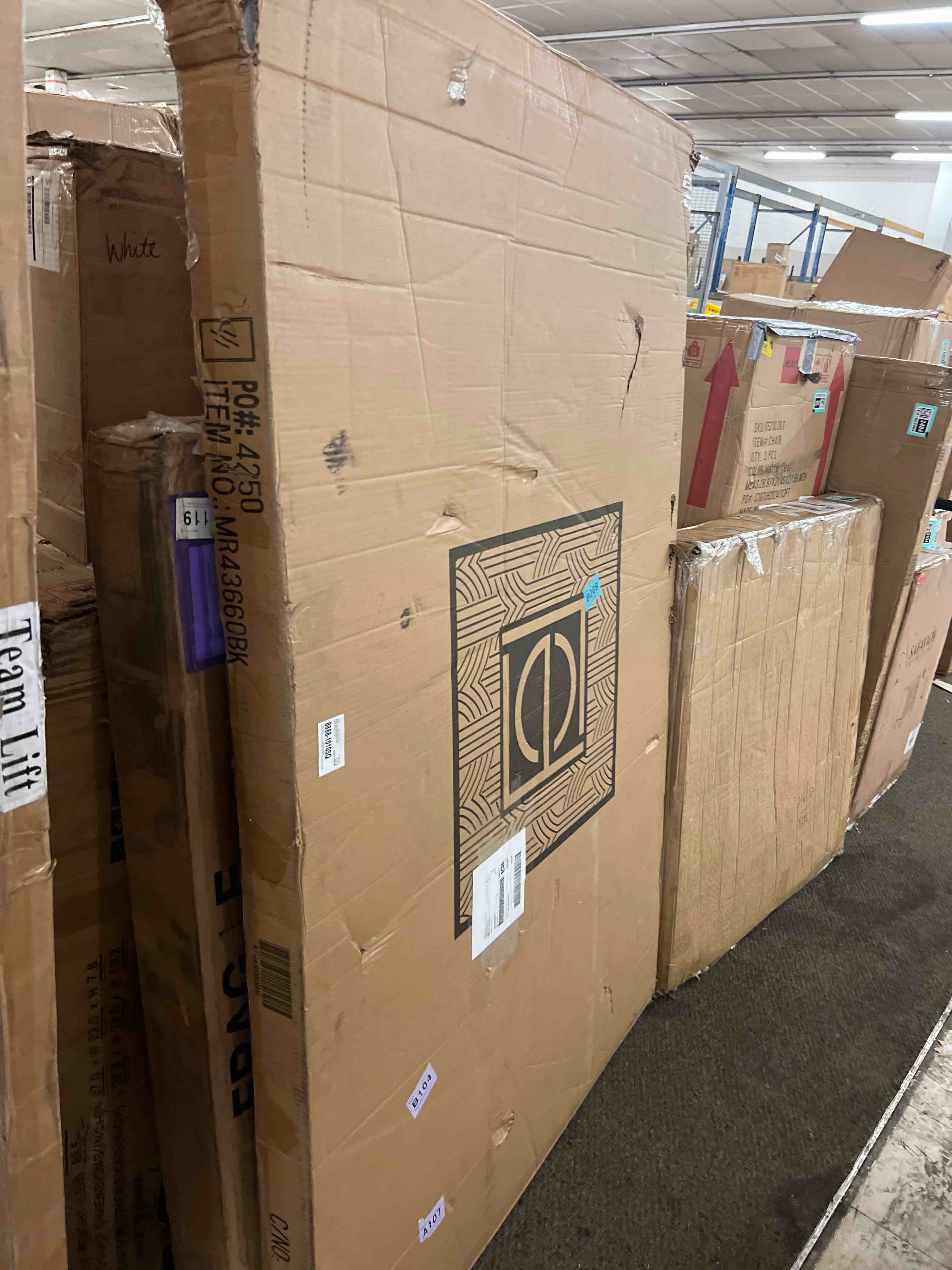 https://s3.amazonaws.com/lotting-images-prod/phillipi/TEA1802532_1758041434446.jpeg