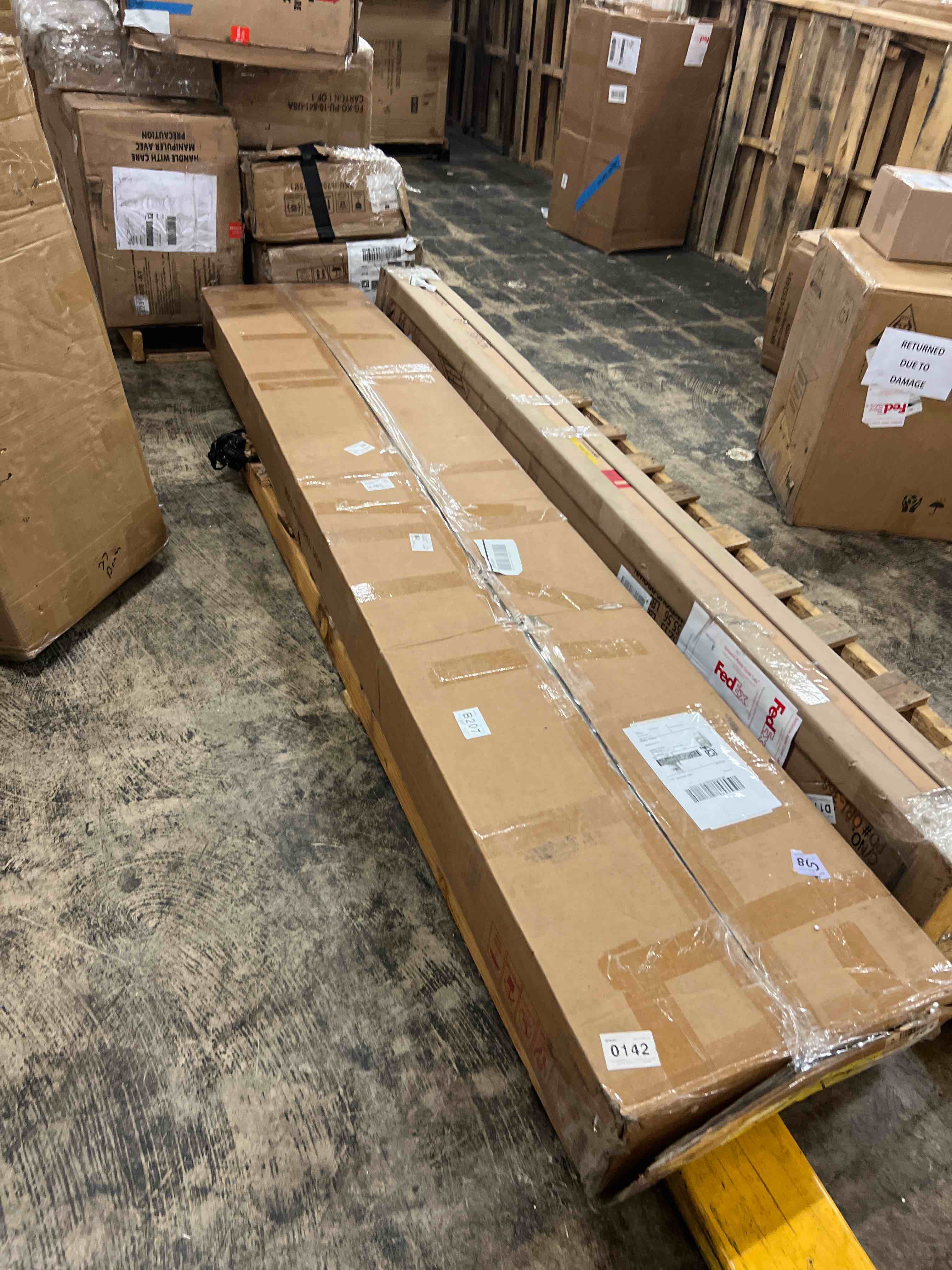 https://s3.amazonaws.com/lotting-images-prod/phillipi/TEA1802535_1758076511783.jpeg