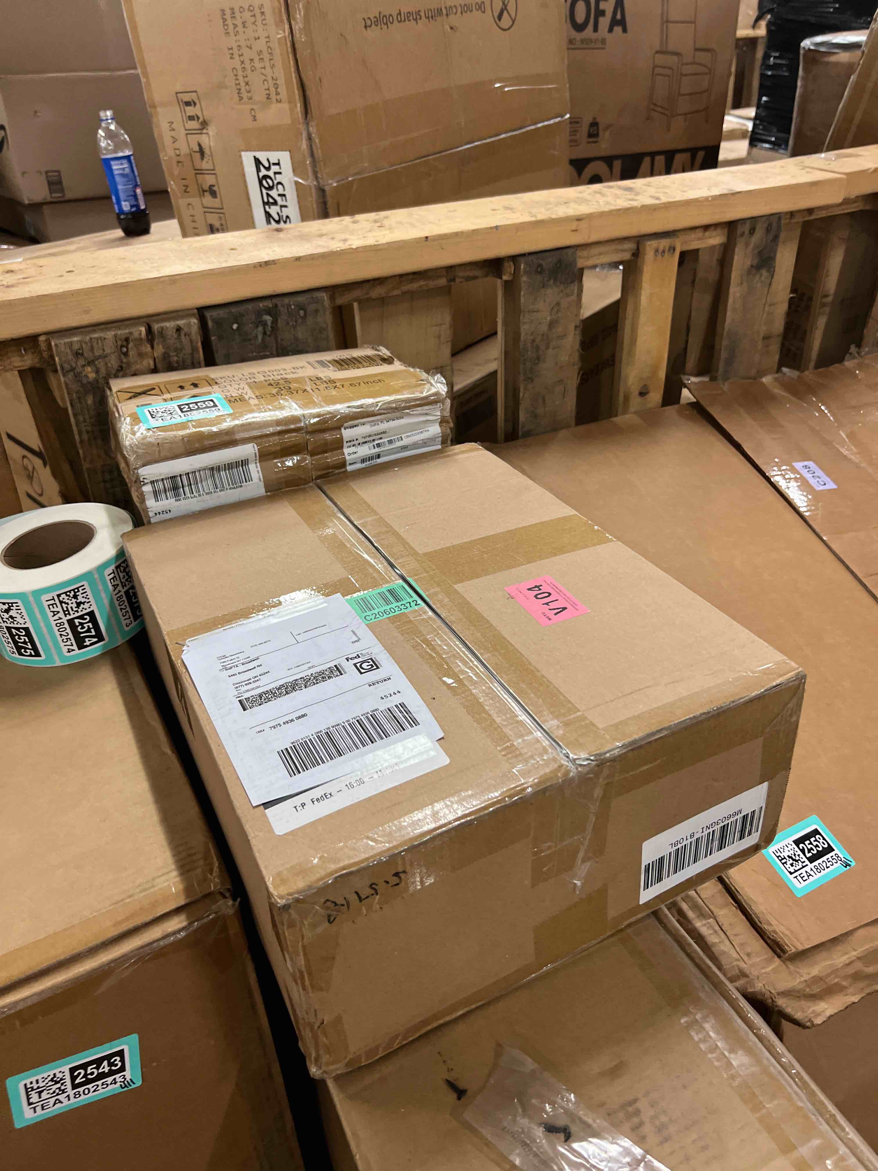 https://s3.amazonaws.com/lotting-images-prod/phillipi/TEA1802540_1758075863838.jpeg