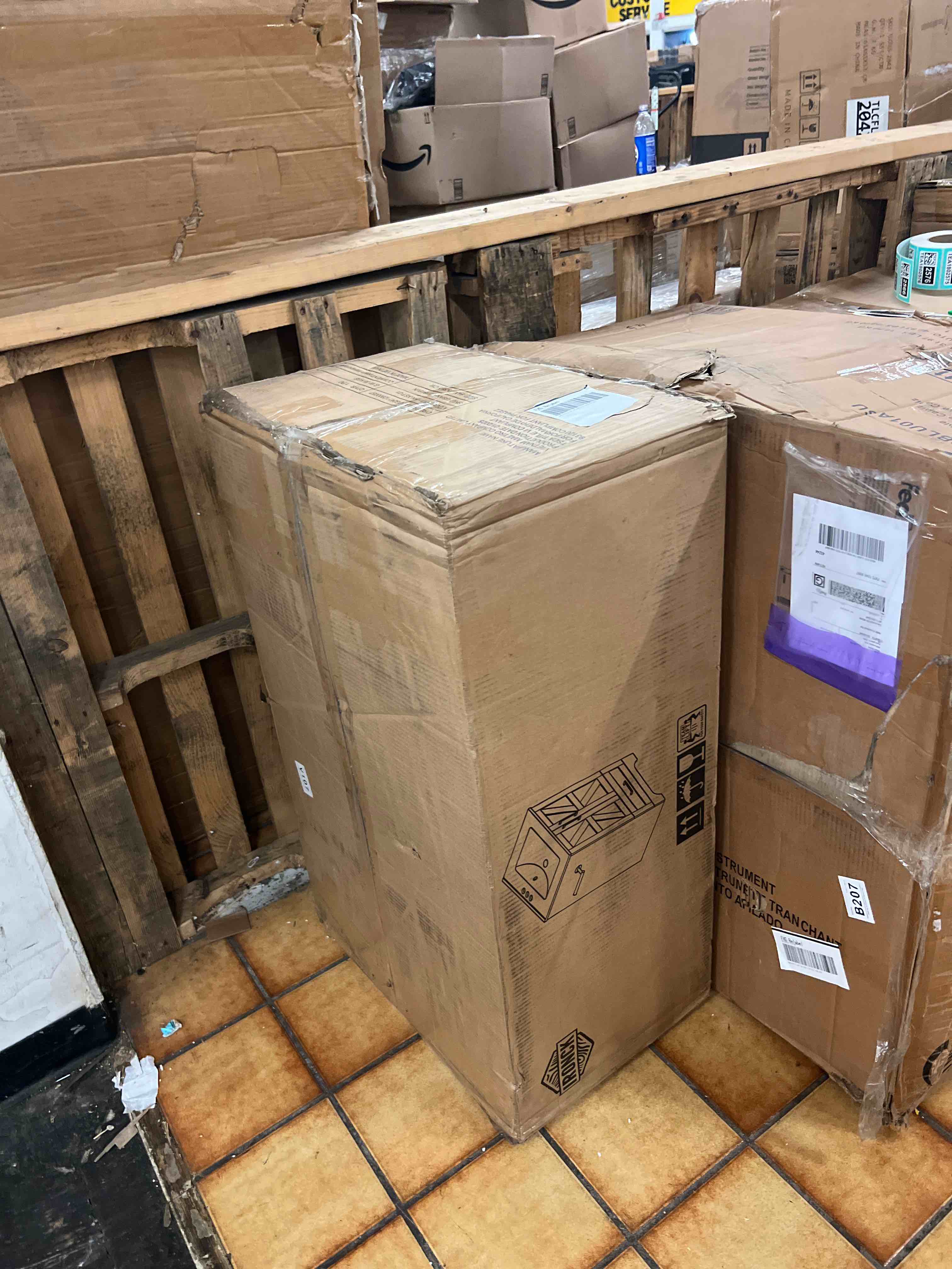https://s3.amazonaws.com/lotting-images-prod/phillipi/TEA1802541_1758075593013.jpeg