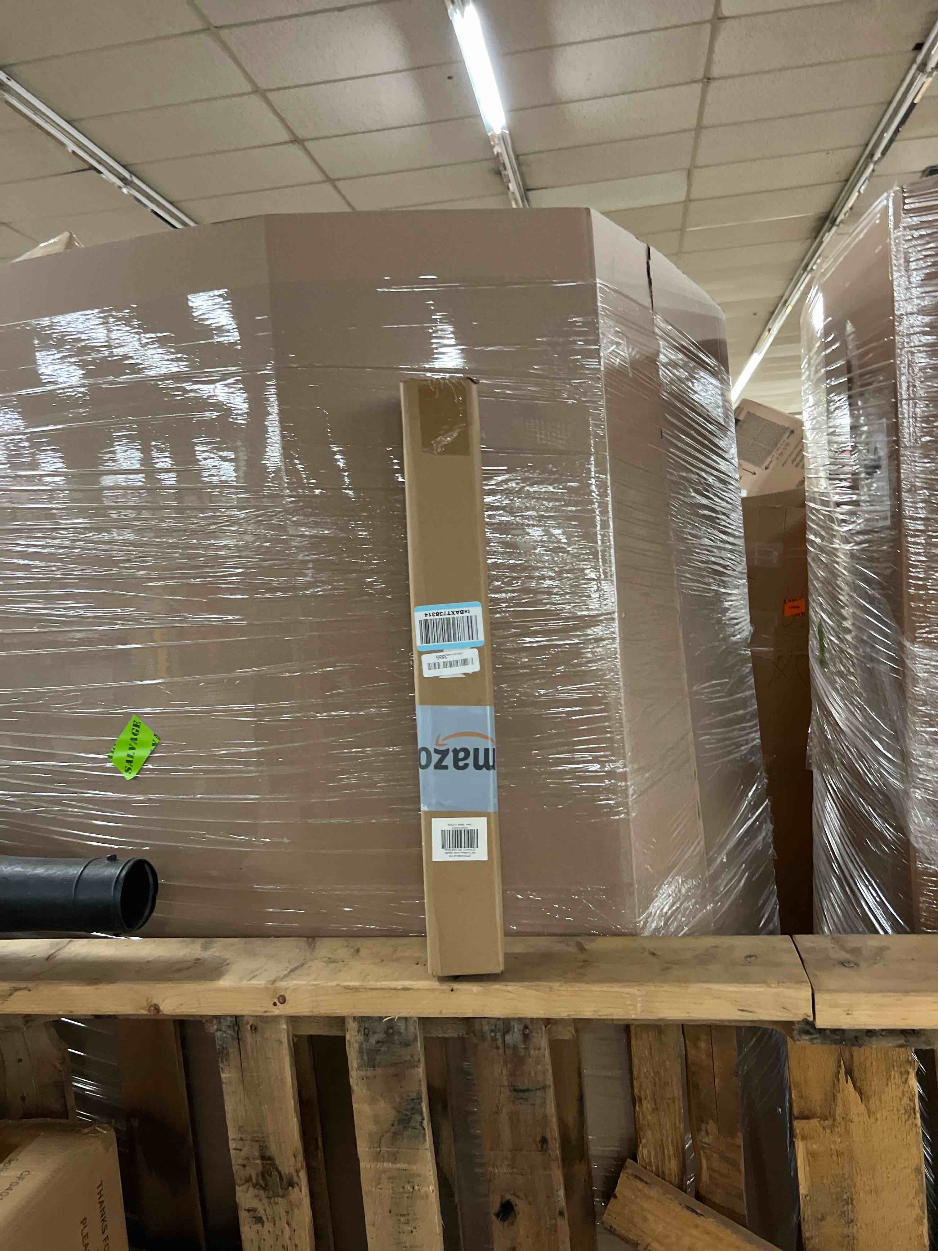 https://s3.amazonaws.com/lotting-images-prod/phillipi/TEA1803099_1759167670784.jpeg